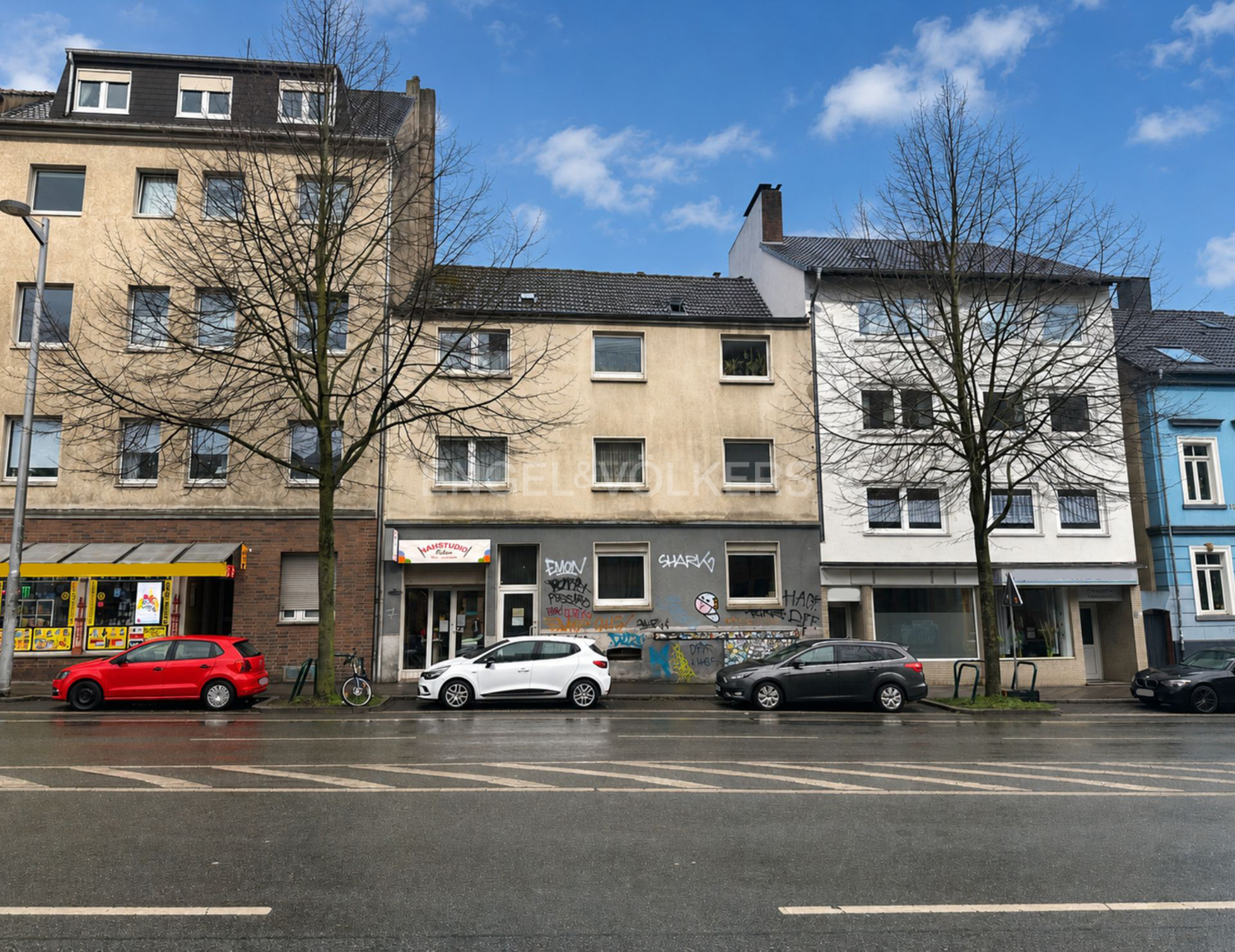 Sanierungsbedürftiges 6-Parteienhaus im Kreuzviertel!