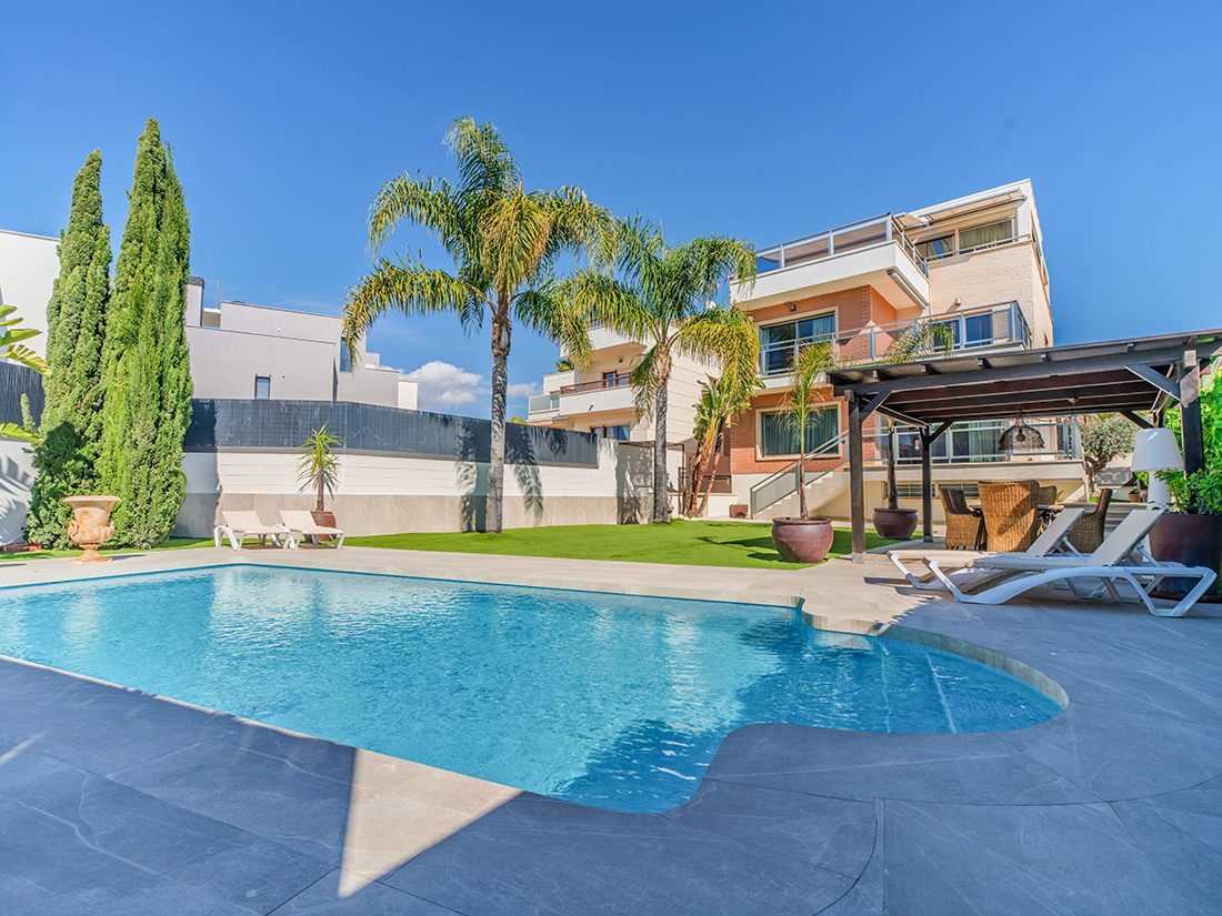 Romantische Villa mit exklusiver Einrichtung