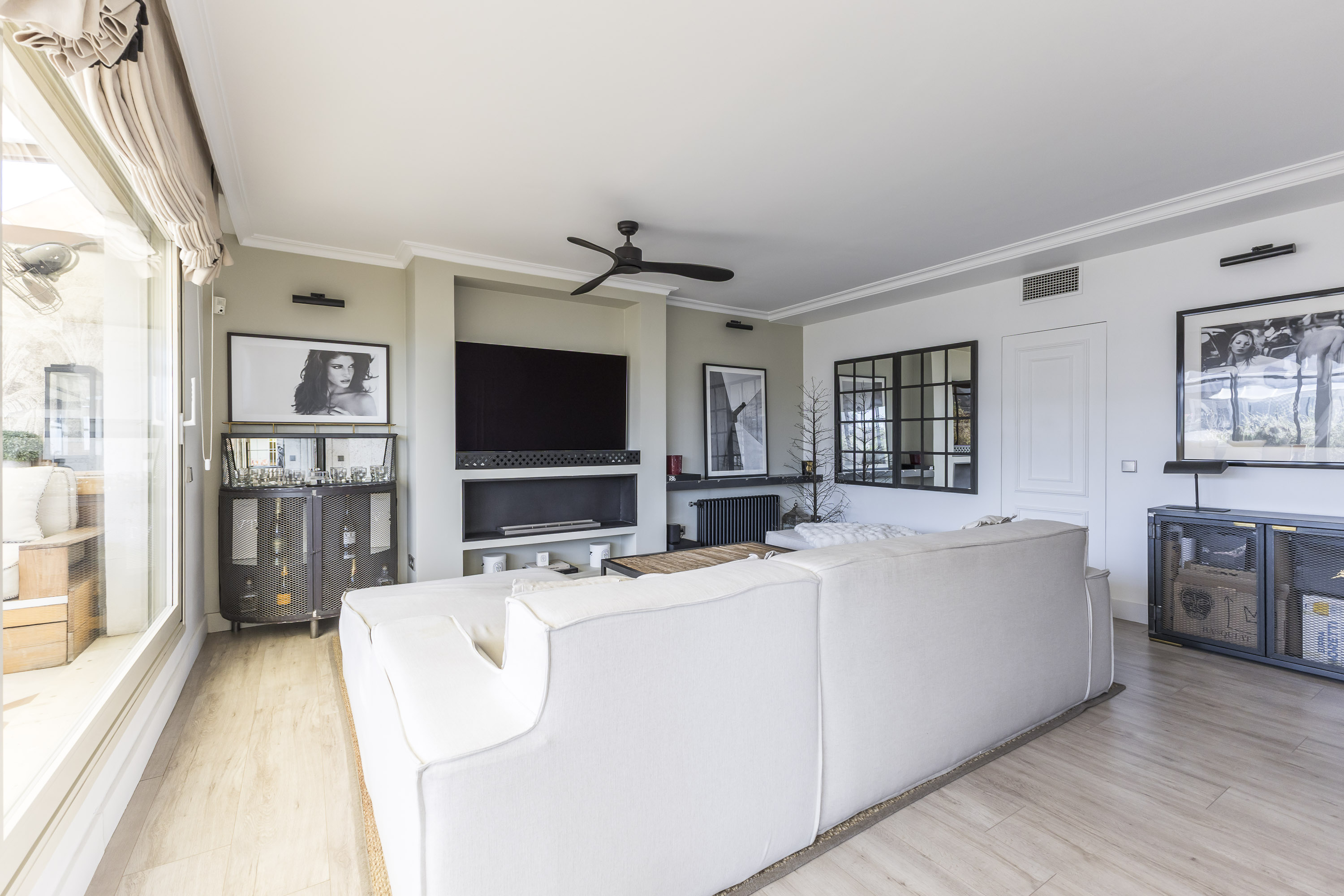 Spectacular designer penthouse with terrace near Paseo de la Castellana, with optional parking