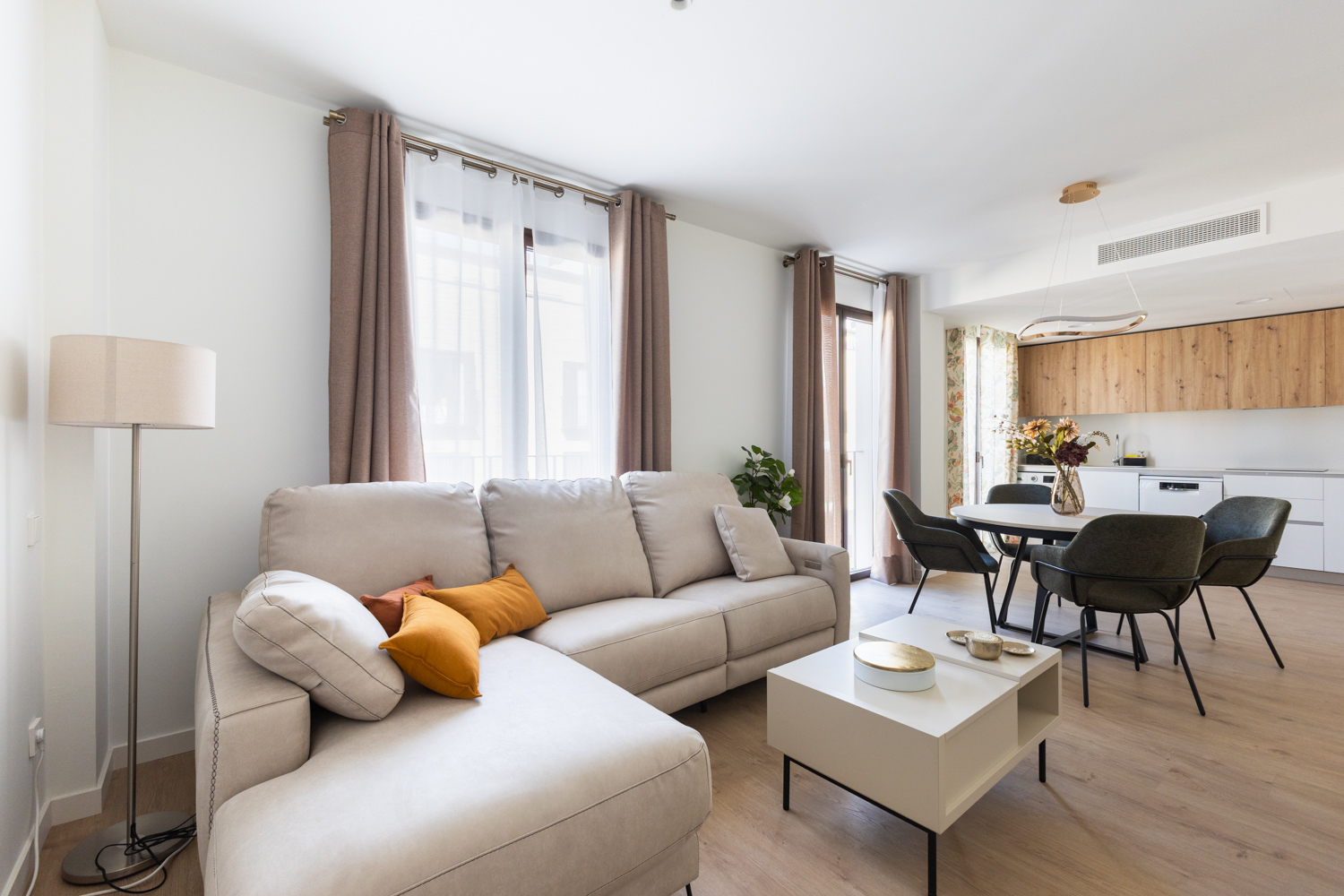 New flat with great views in residency with swimming pool
