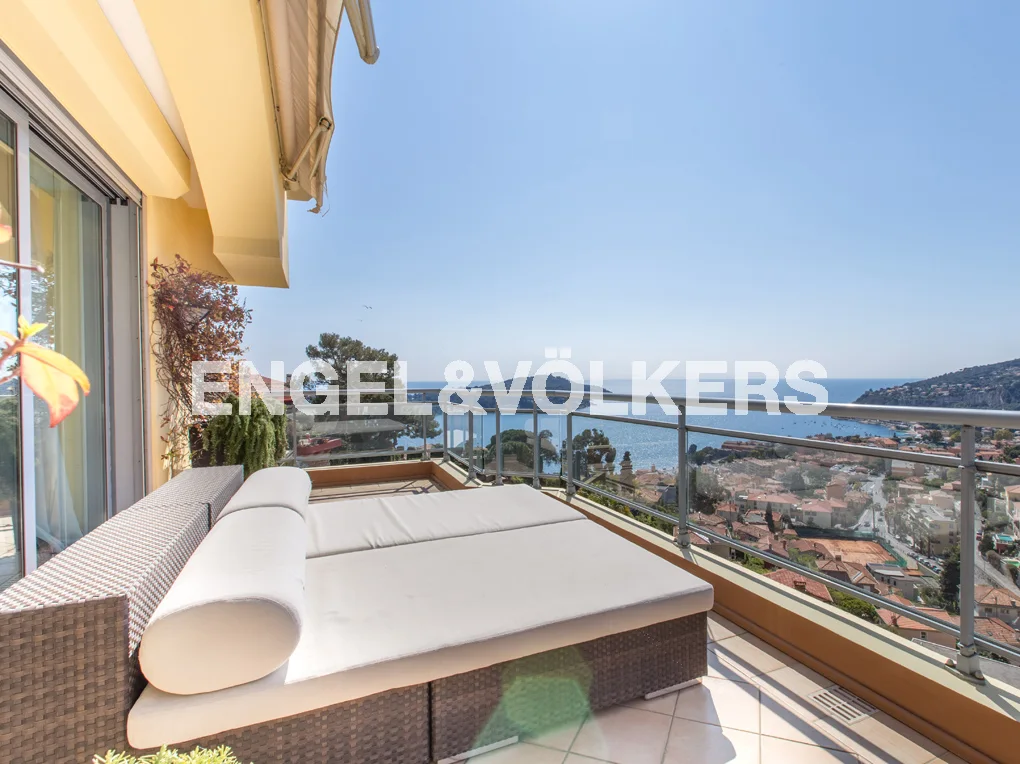 Top floor 5 room apartment with panoramic view