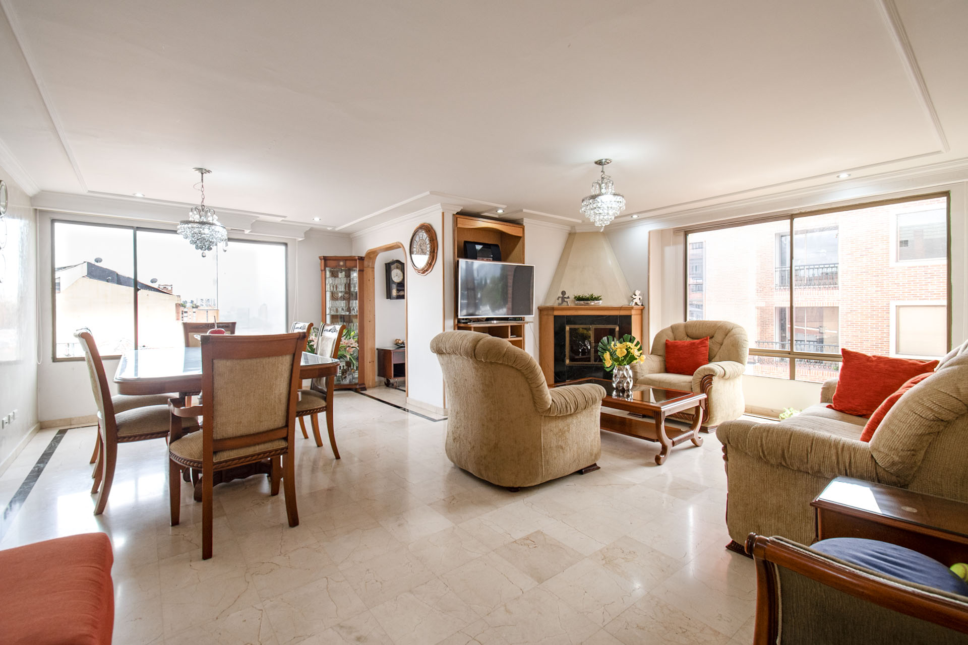 Penthouse duplex con balcón para venta en El Batán
