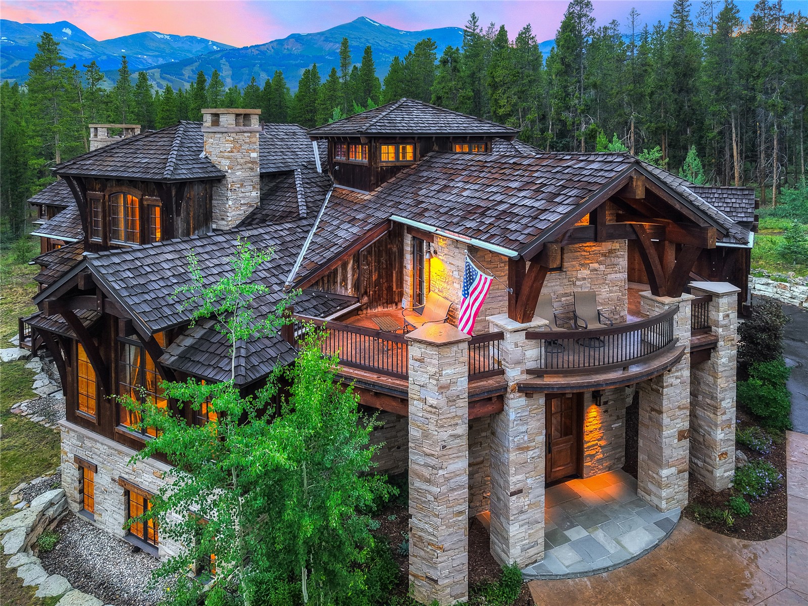 Ultra Luxury Shock Hill Estate with Gondola Access