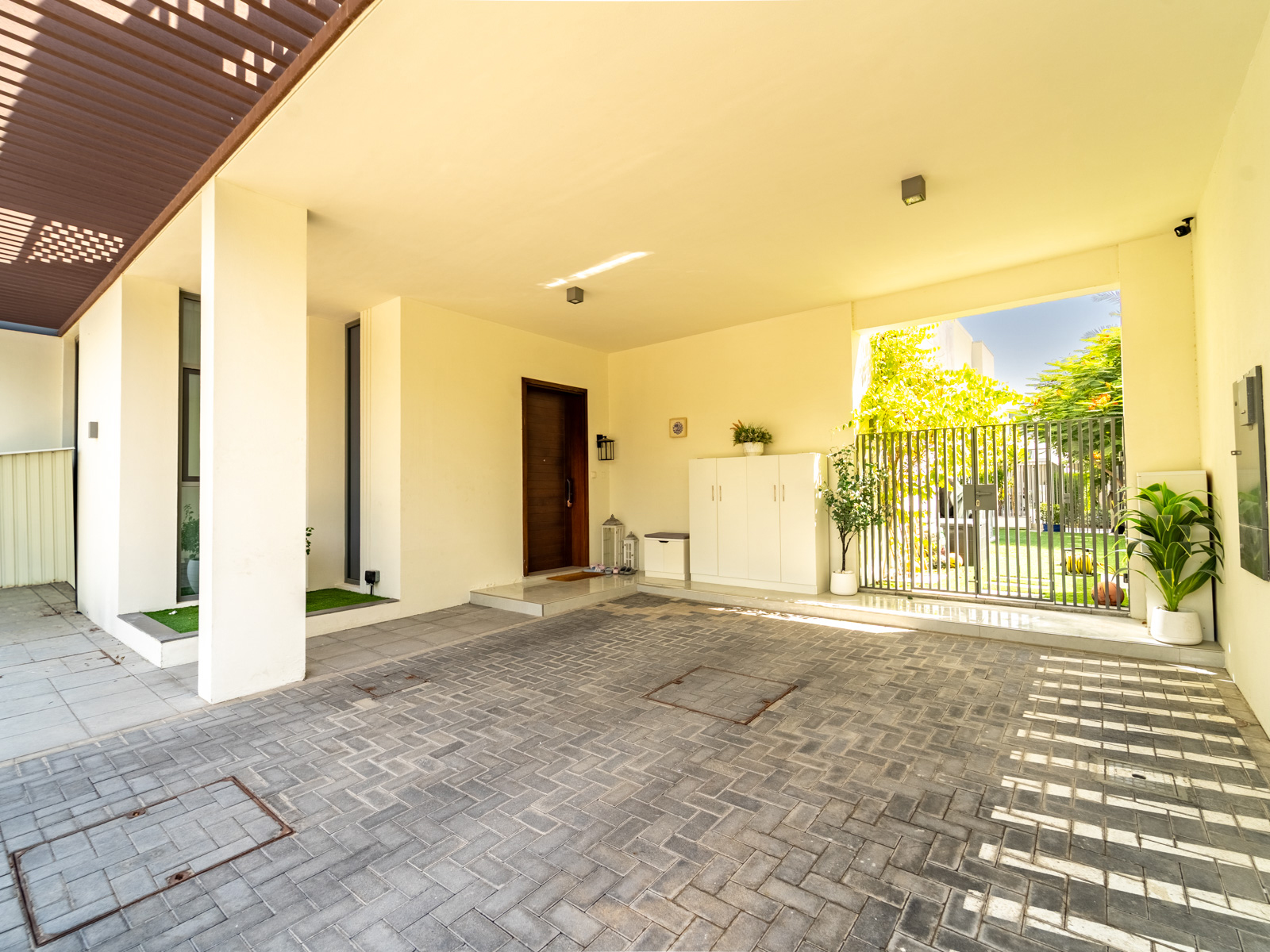 Corner Unit l Premium Upgraded l VOT