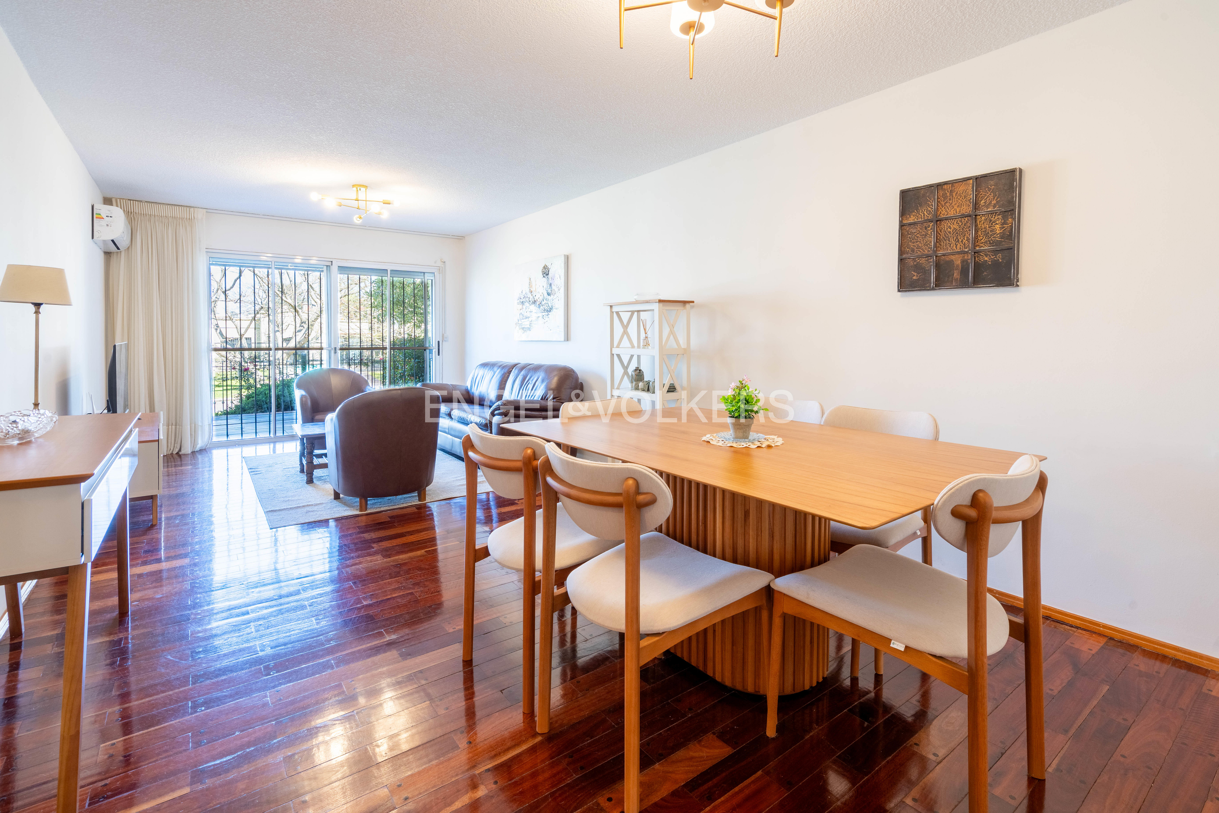 2-Bedroom Ground-Floor Apartment for Rent in Carrasco with Garden