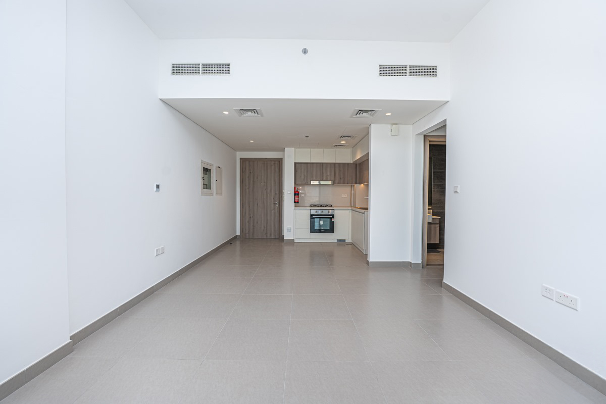 Prime Location | Vacant | Modern