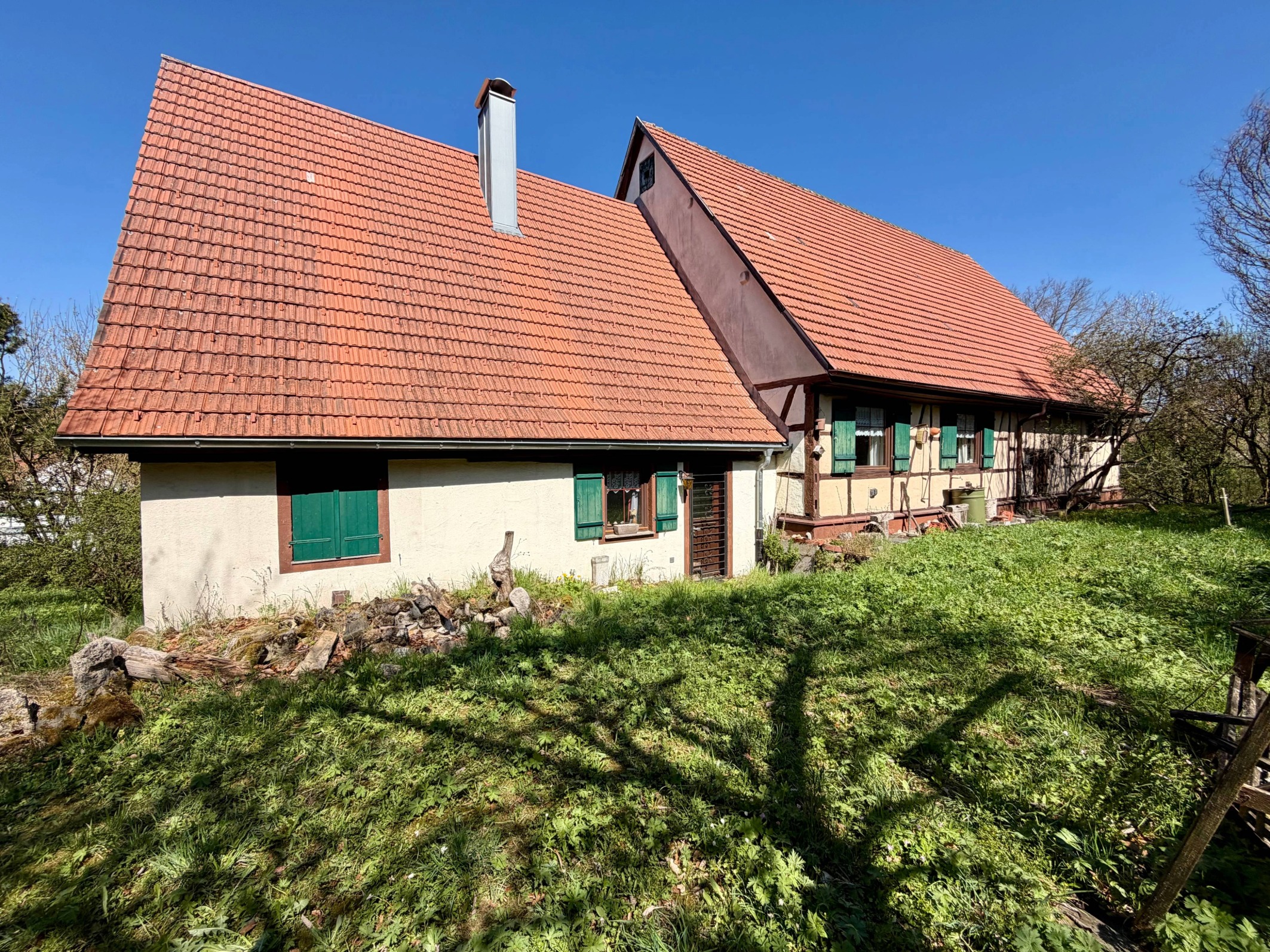 Charmantes Bauernhaus mit großer Scheune – ideal für Wohnen und Arbeiten unter einem Dach