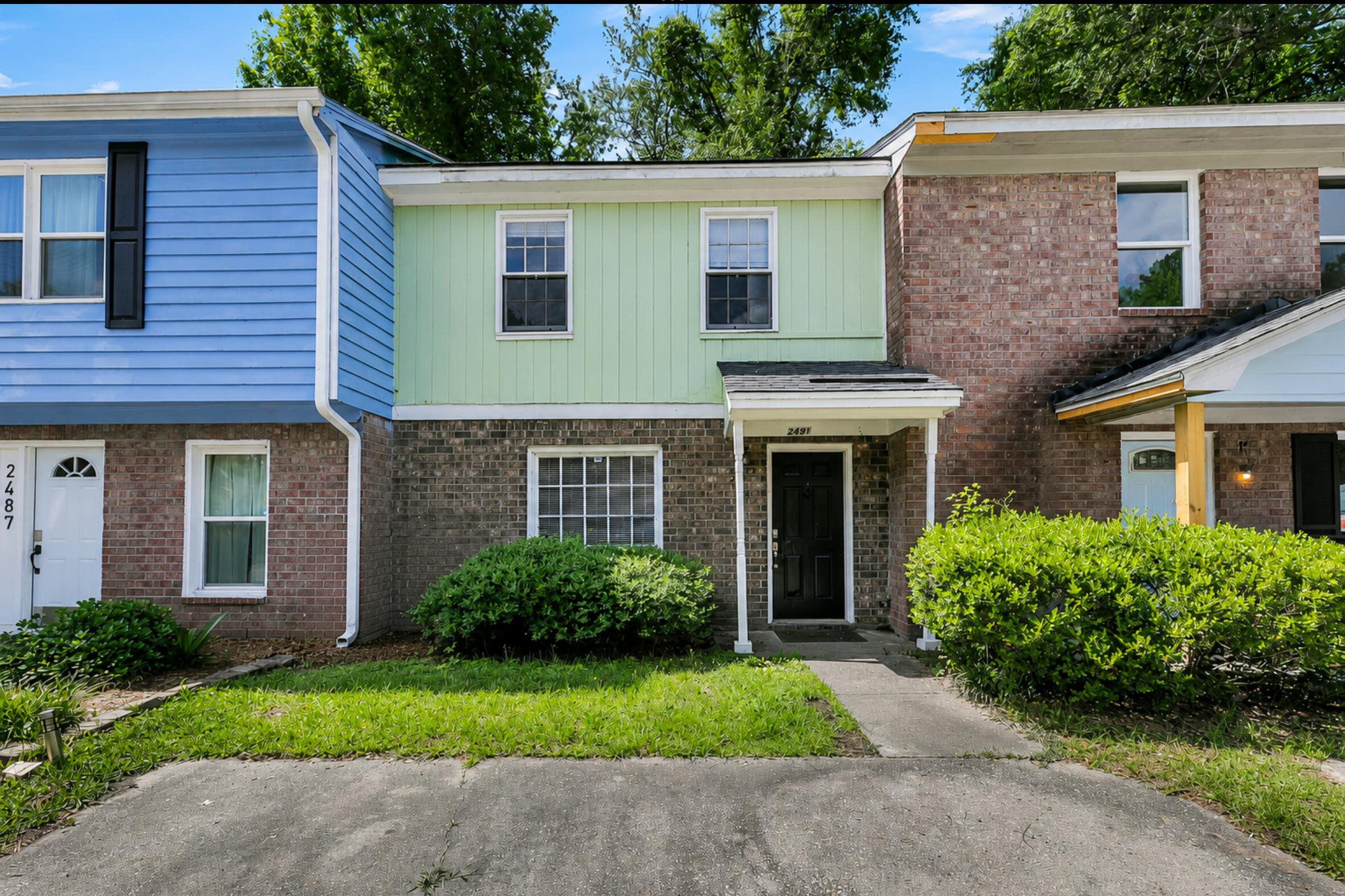 No HOA Townhome in North Charleston