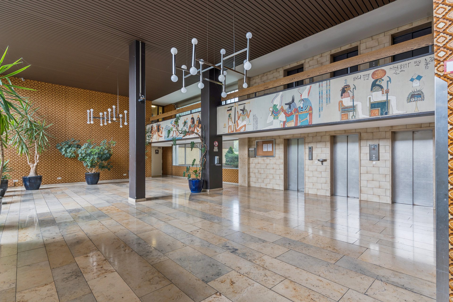 Architektur trifft Lebensqualität – 3-Zimmer-Terrassenwohnung im historischen Pharao-Haus
