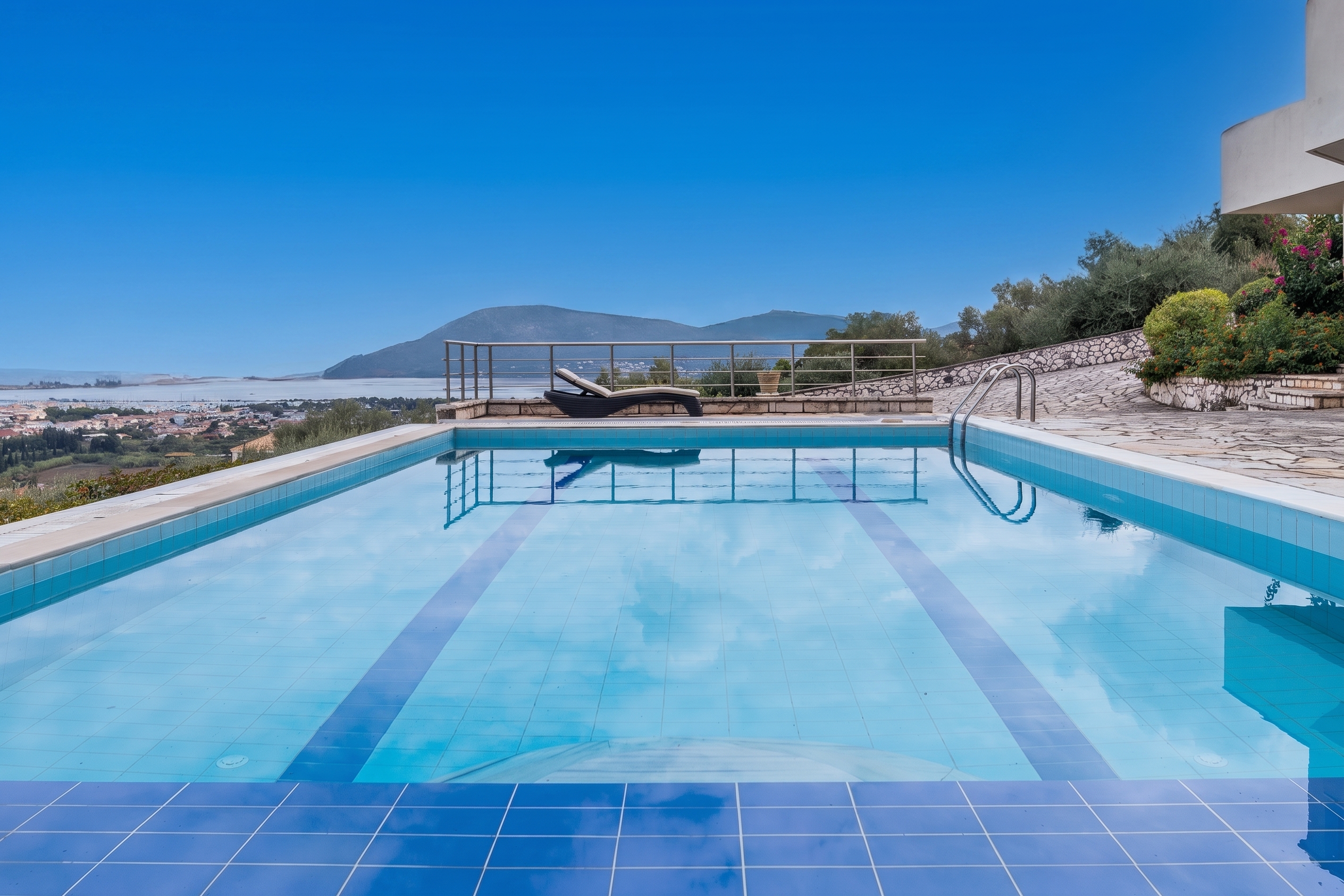 Luxusvilla mit Privatsphäre und Aussicht auf Lefkada