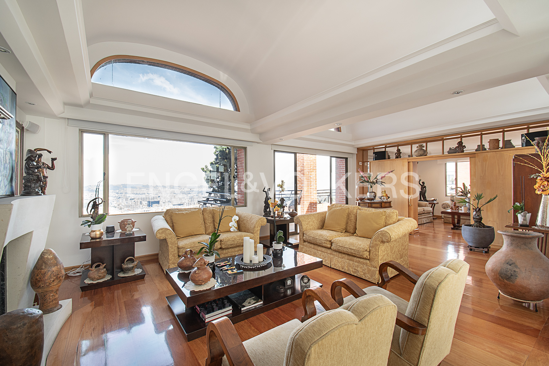 Penthouse con terrazas para arriendo en Bosque Medina