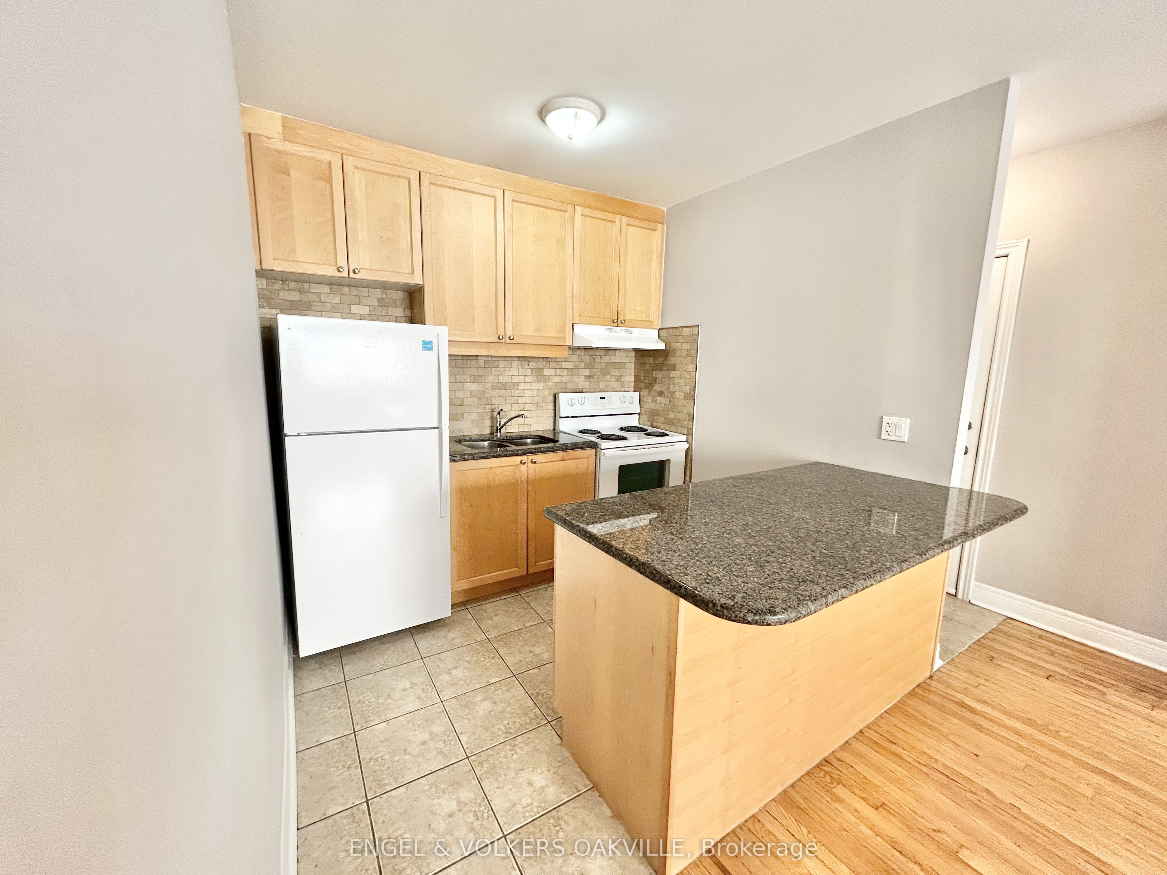 Bright Renovated 2 Bedroom in Desirable Long Branch