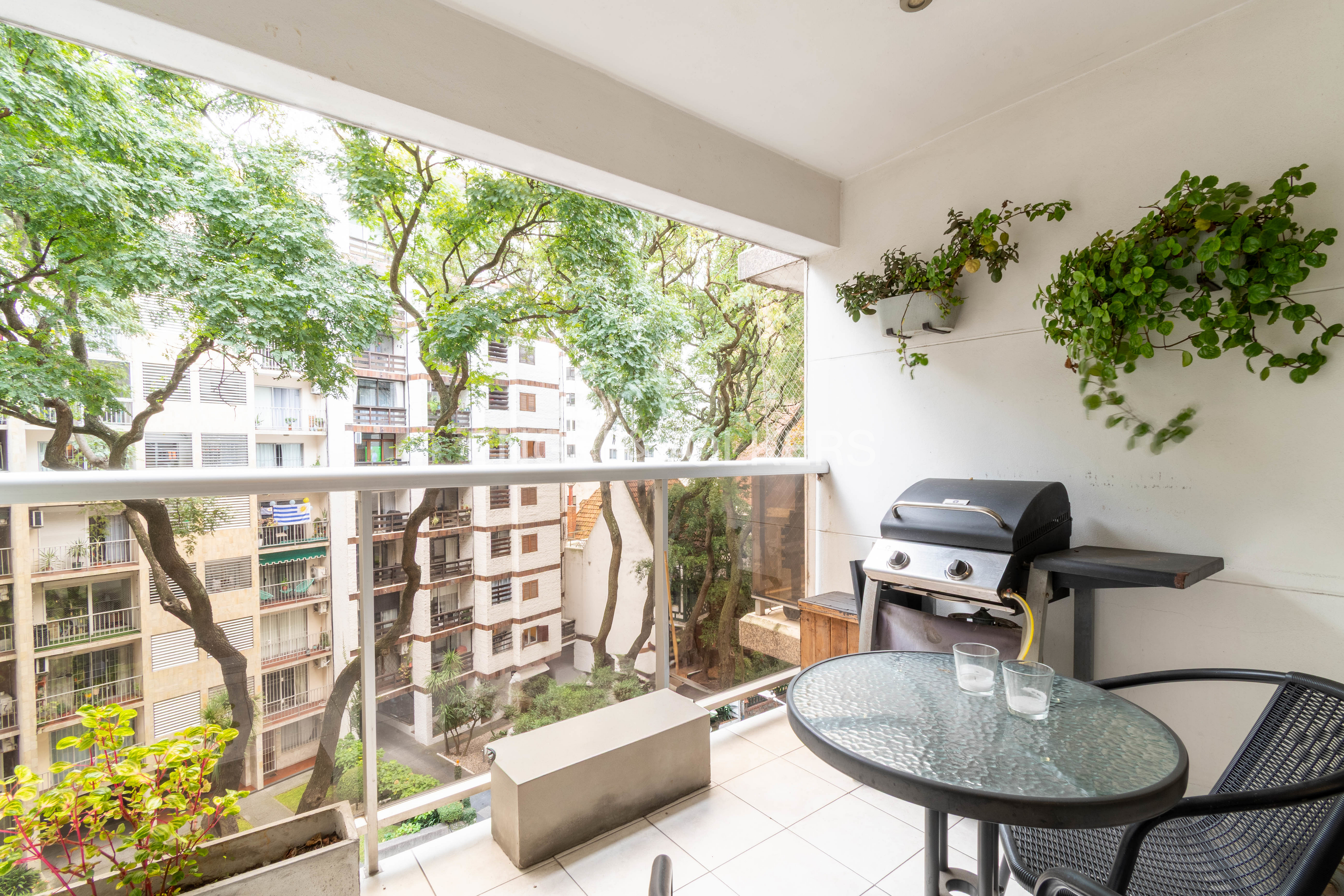 Furnished 1-bedroom apartment in Punta Carretas with garage