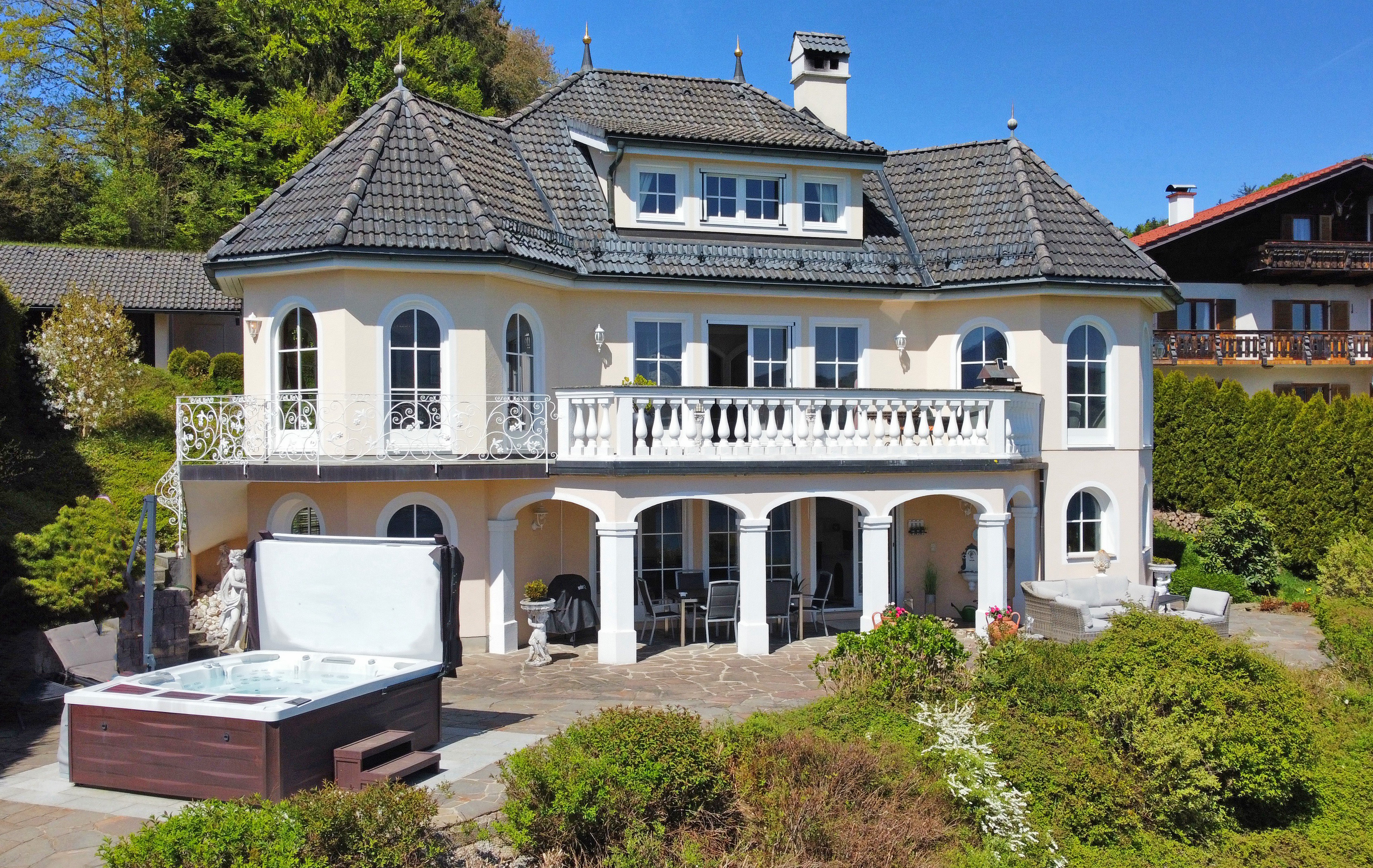 Wo See und Himmel verschmelzen – Exklusives Wohnen im Salzkammergut - Panorama, Privatsphäre und Perfektion