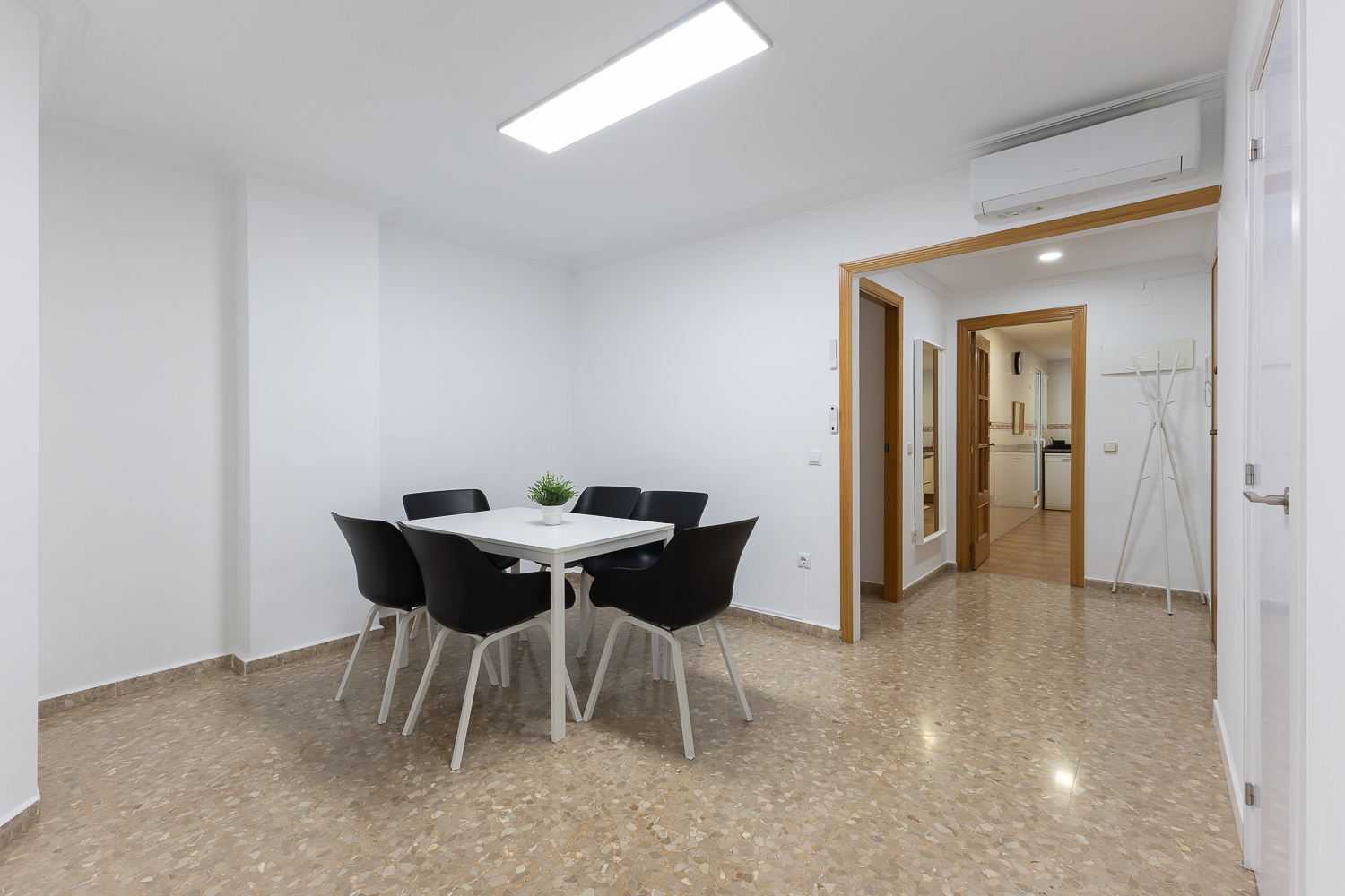 Bright, practical home on Ángel Guimerá Street