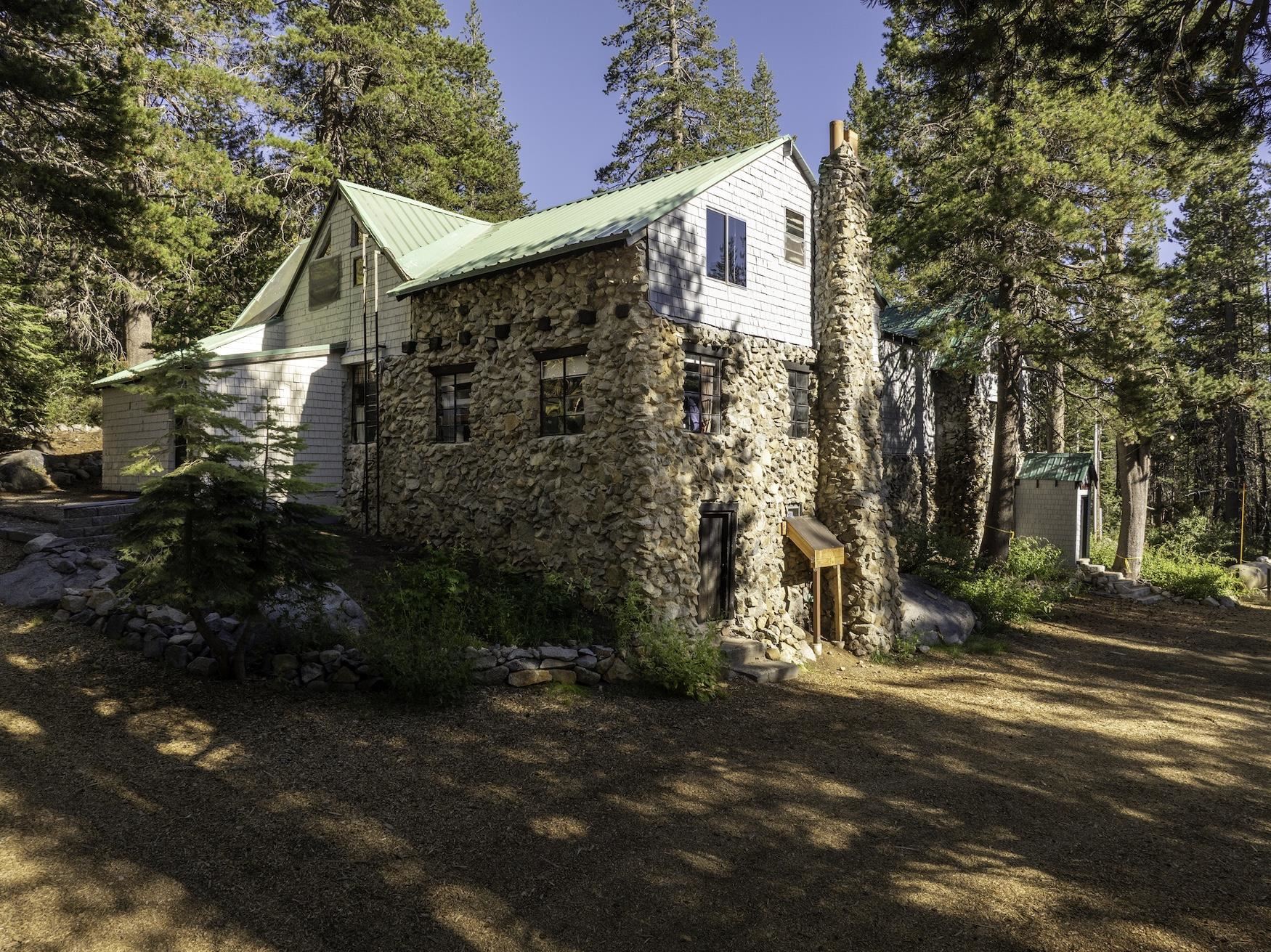 Historic Granite Lodge with Alpine Charm