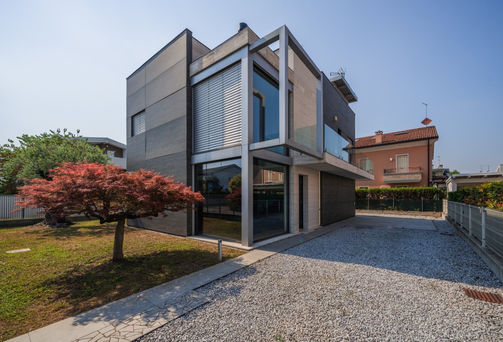 Design and Uniqueness with Exclusive Panoramic Rooftop