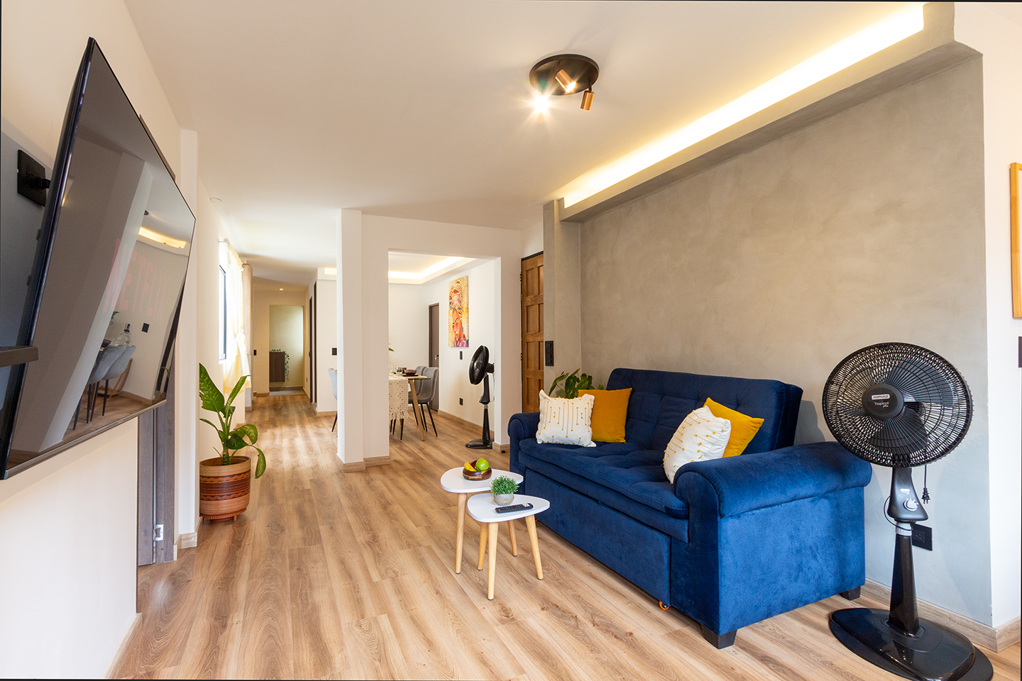 Apartamento con balcón para rentas cortas en venta en Laureles