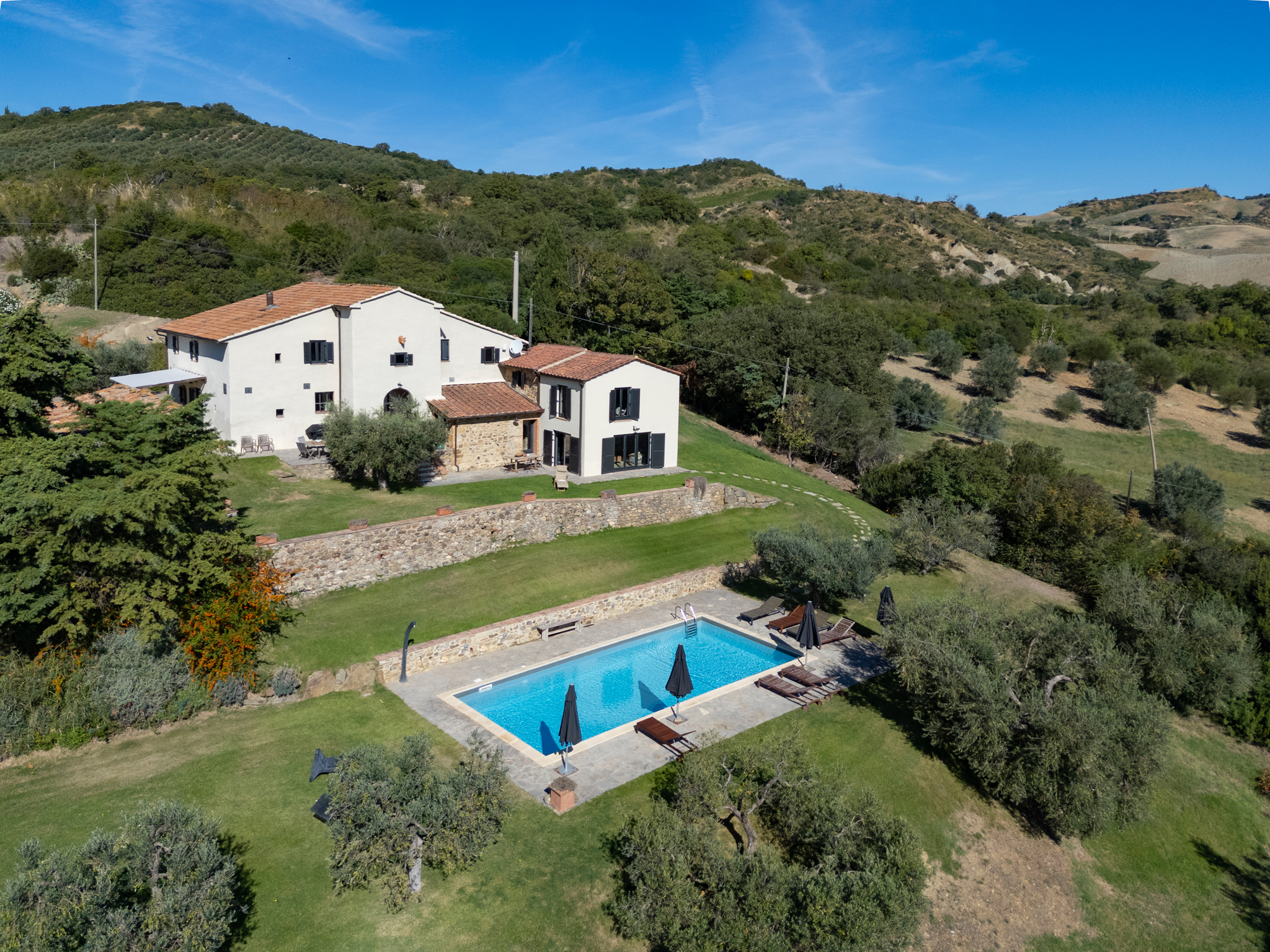 Historic residence with panoramic pool in the Cinigiano area