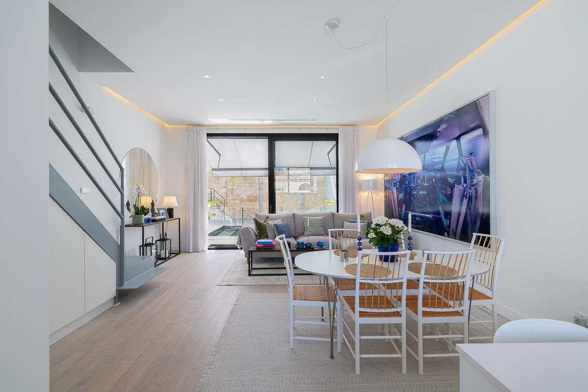 Mediterranean lifestyle in an exclusive location—just steps from the sea