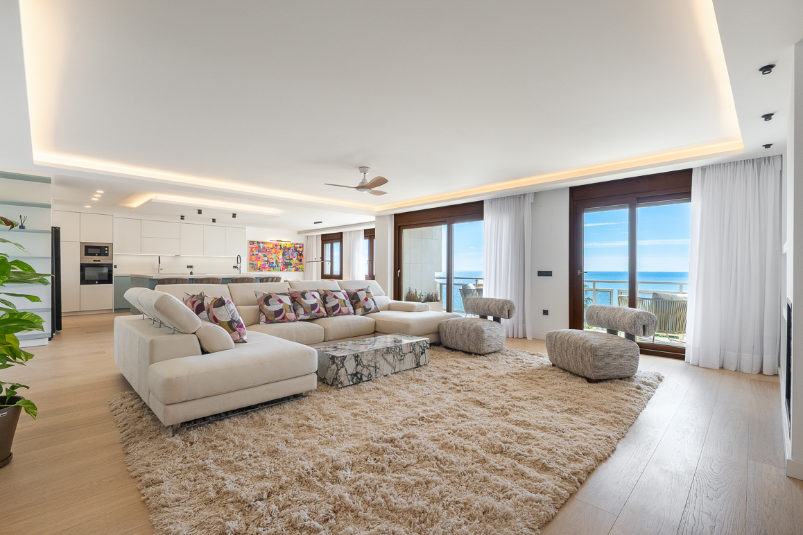 Luxus-Penthouse mit Meerblick im Zentrum von Estepona