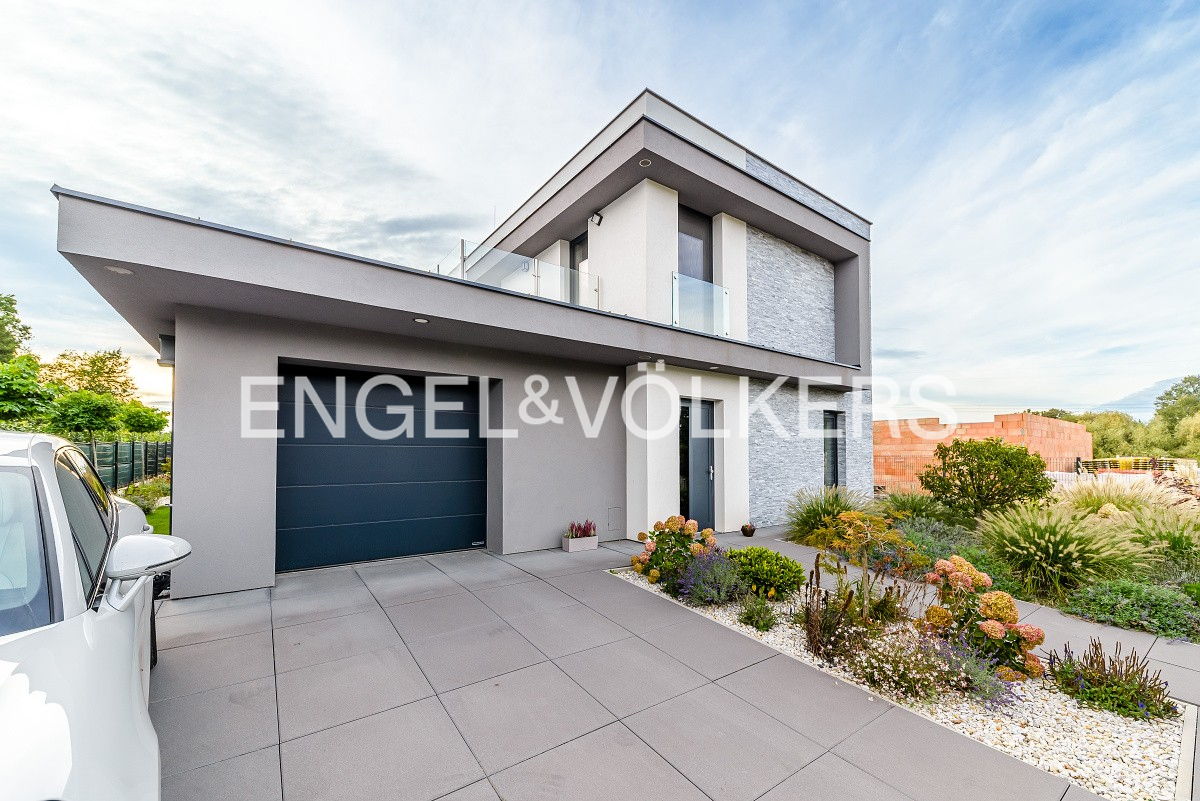 Modern house in the prestigious residential project Park Újezd