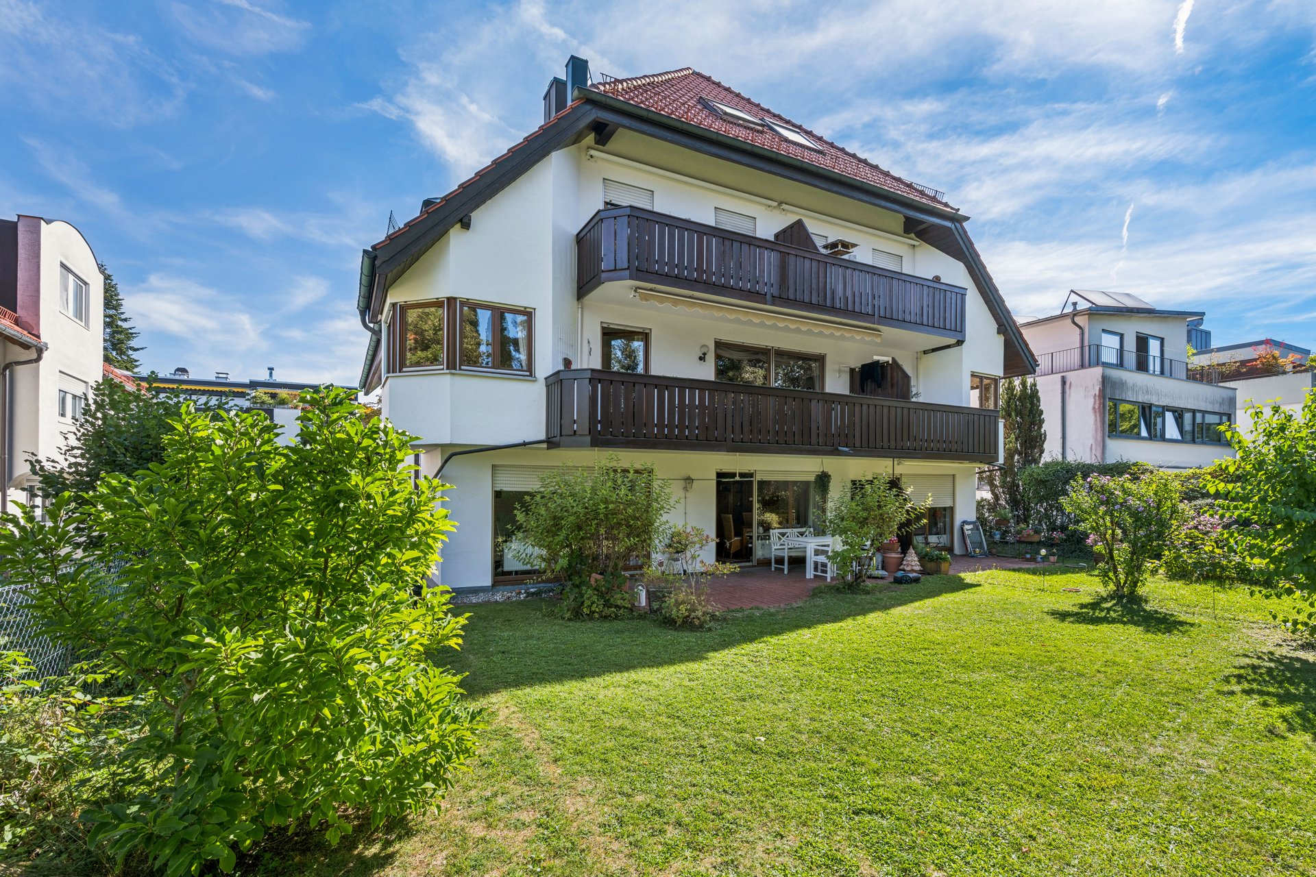 Exclusive Harlaching: 4-room apartment with garden, peacefully located by Perlacher Forest