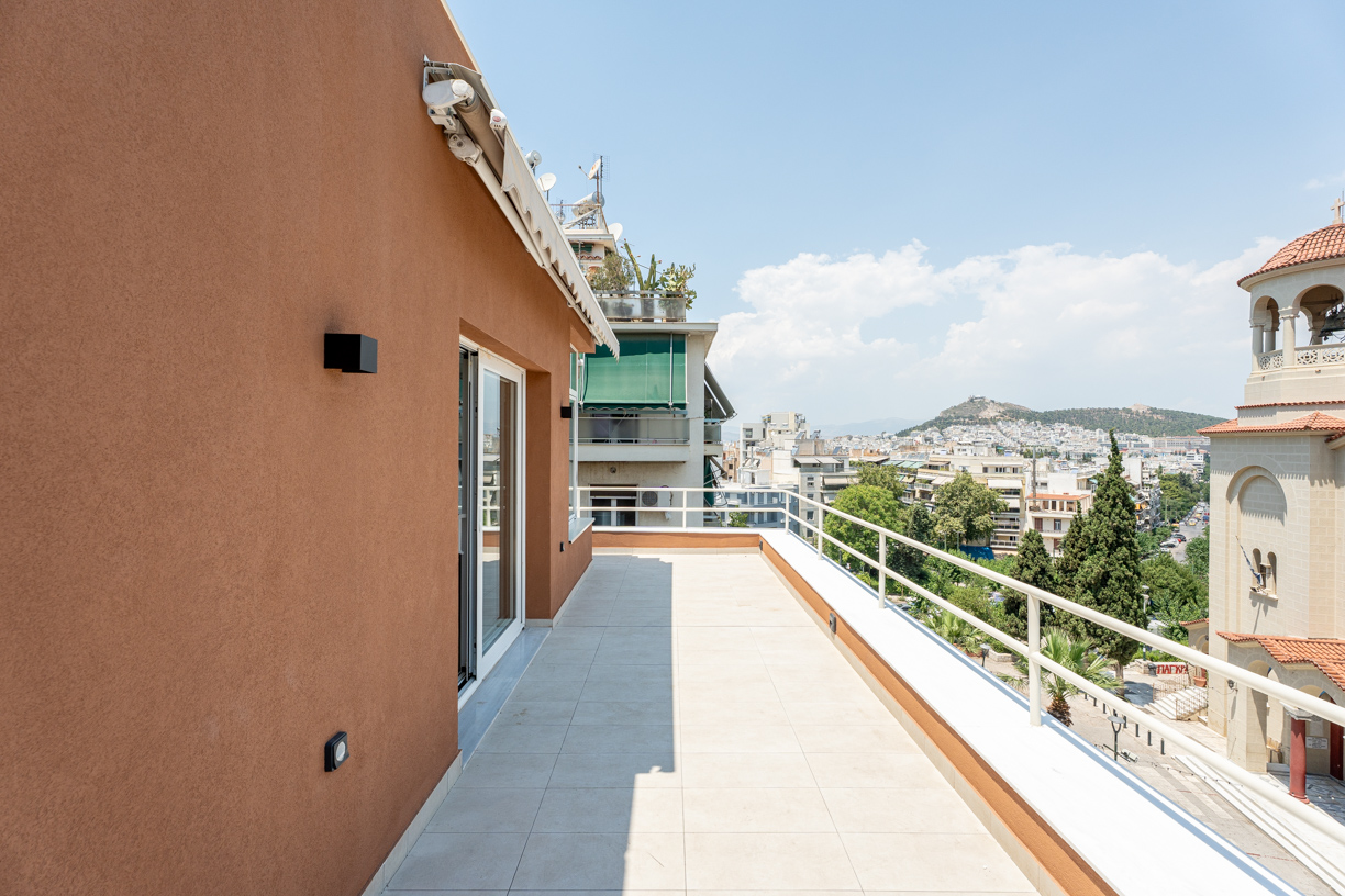 Luxury Renovated penthouse 66 sq.m. with panoramic views over Pangrati