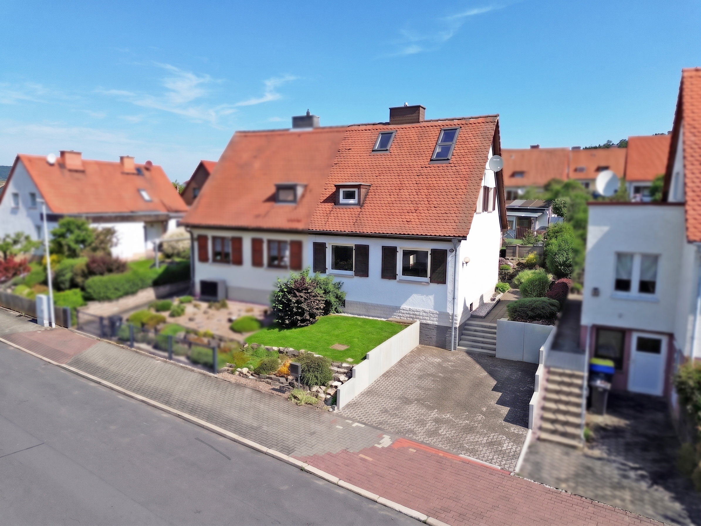 Charmante Doppelhaushälfte mit liebevoll angelegtem Garten am Wartenberg