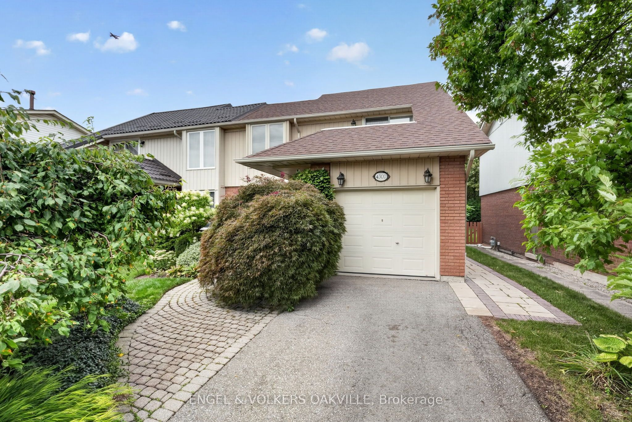 Discover Your Ideal Family Home in Pheasant Run