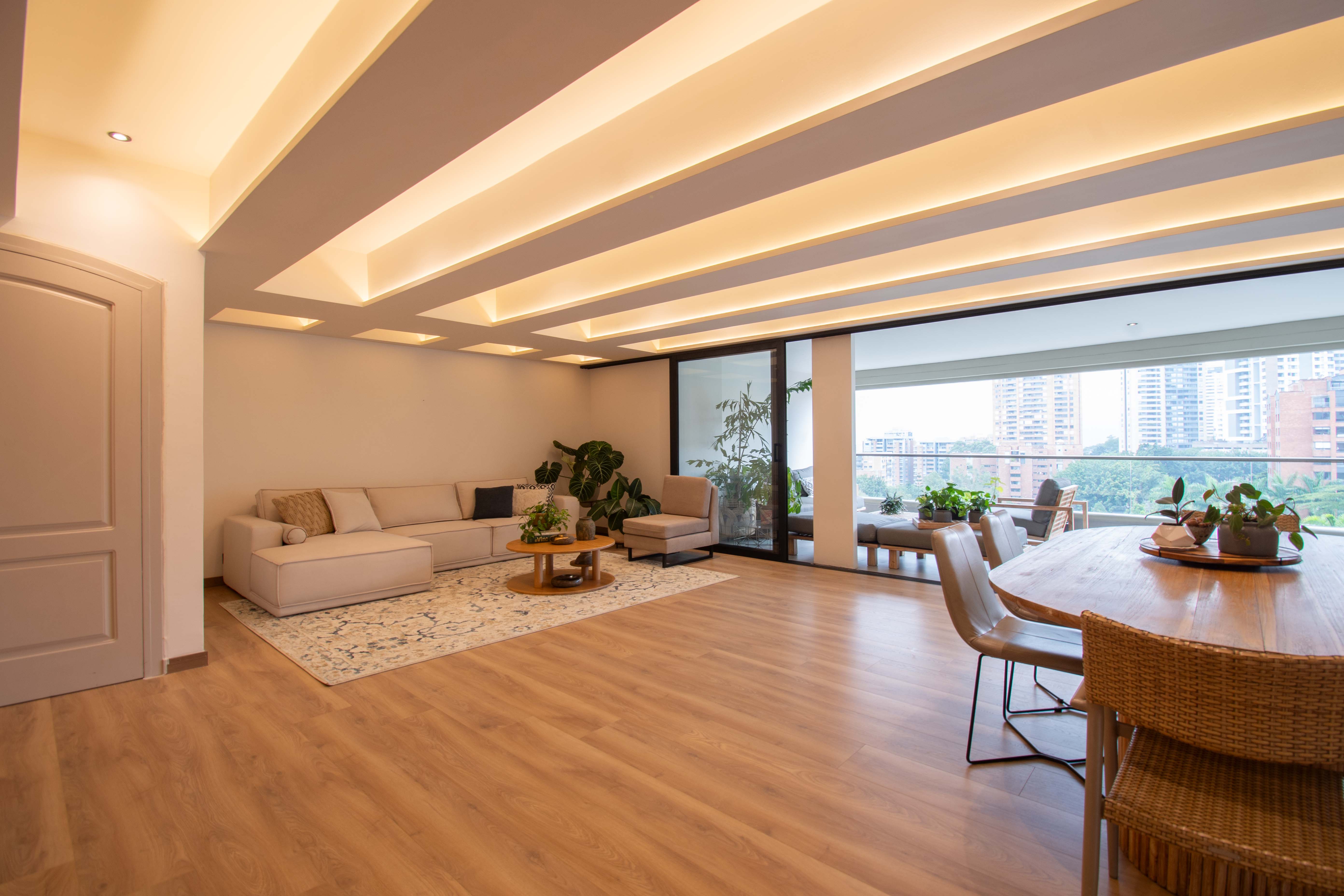 Apartamento con balcón para venta en Los Balsos, El Poblado