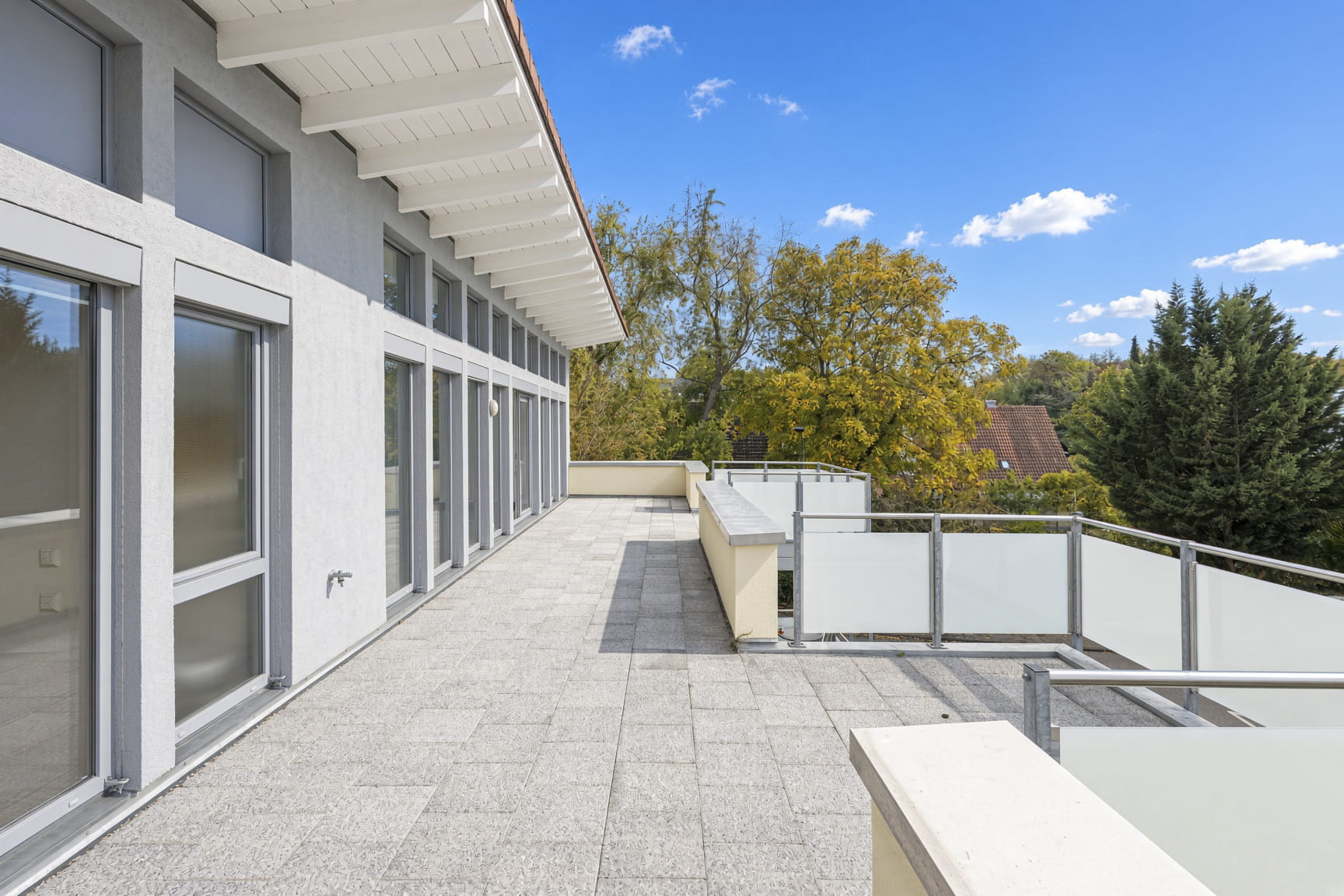 Stilvolles Penthouse in ruhiger Stadtlage mit großer Sonnenterrasse und 2 TG-Stellplätzen!