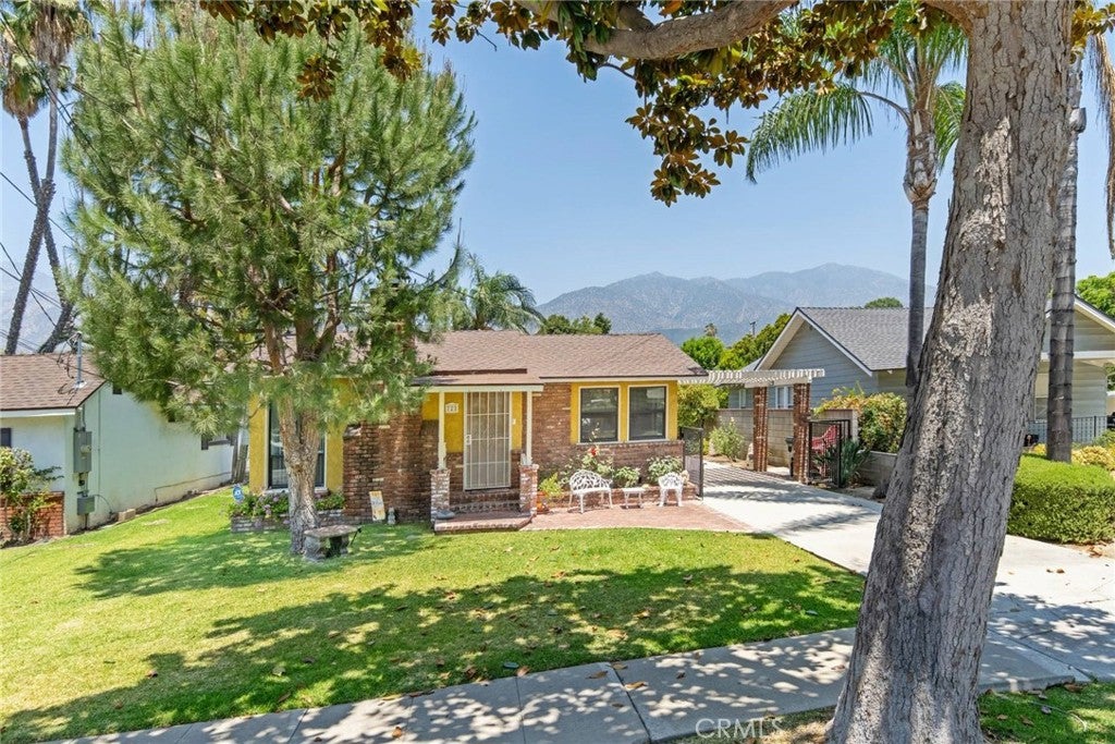 Charming Home with Endless Possibilities