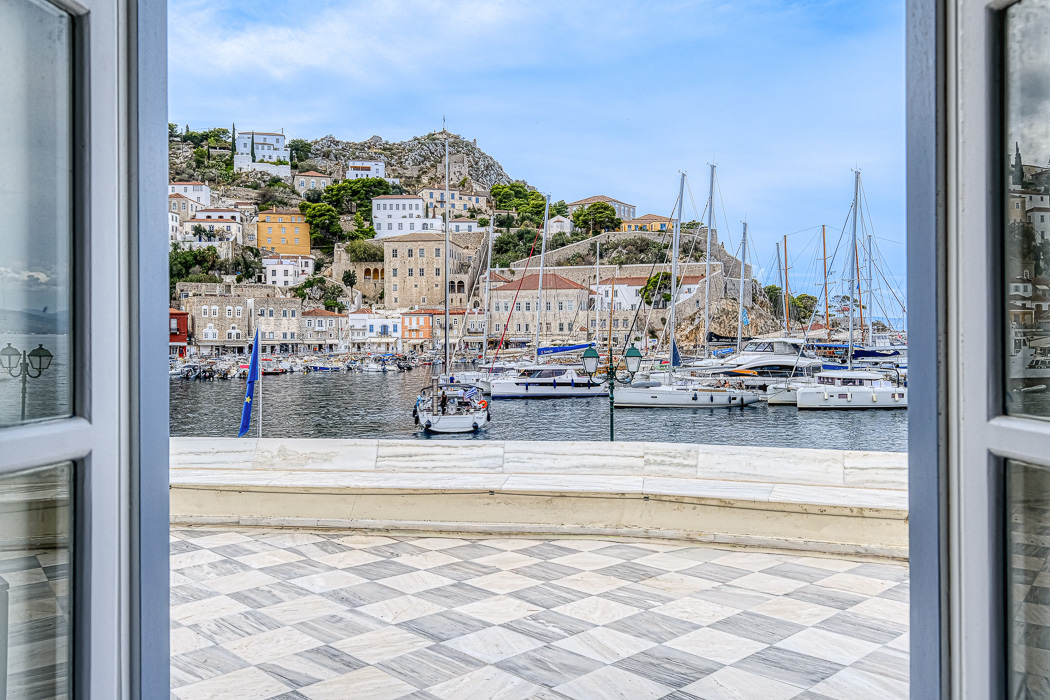 Εμβληματική παραθαλάσσια τοποθεσία – μοναδική ευκαιρία στην Ύδρα