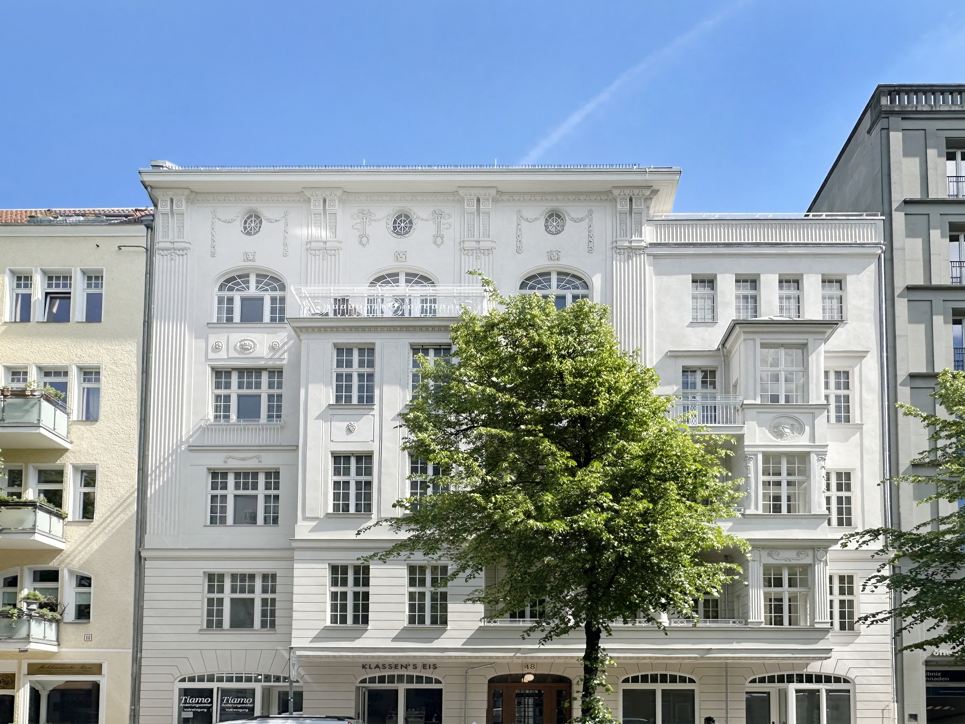 Erstbezug nahe Olivaer Platz: Repräsentatives Wohnen im Altbau