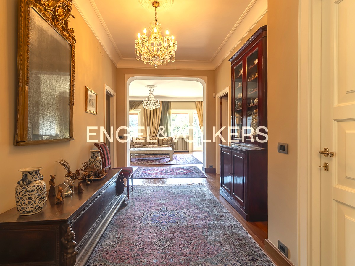 Prestigious apartment on Via Gregorio VII