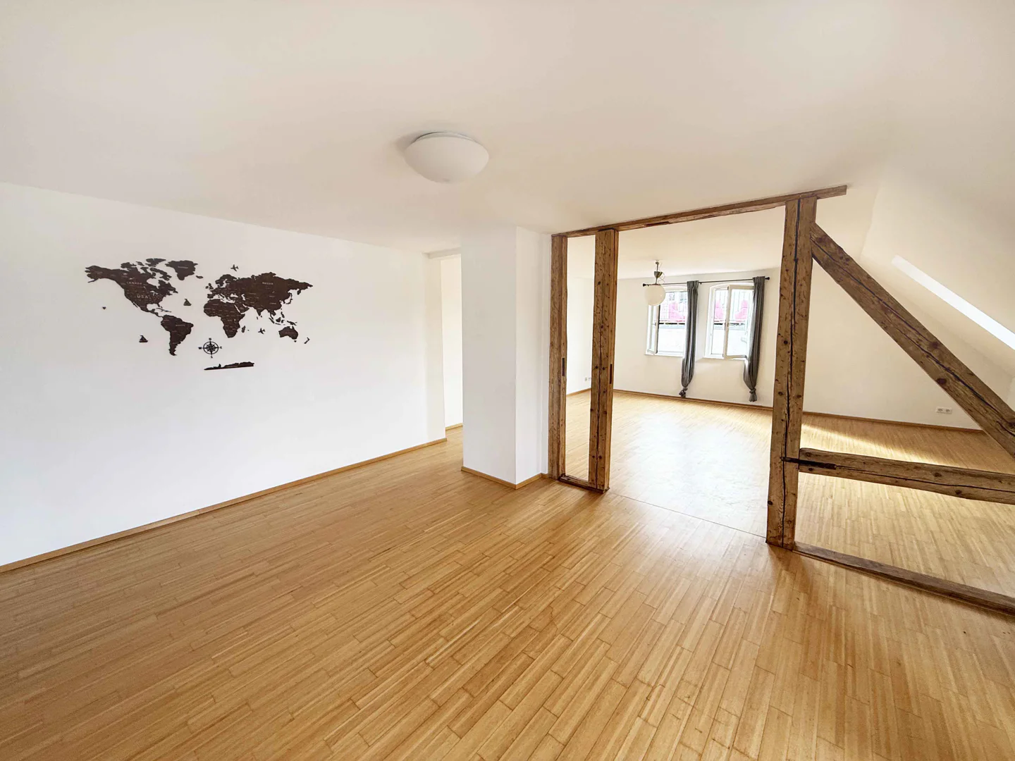 Großzügige 5-Zimmer-Maisonettewohnung in gefragter Lage - Photo 1