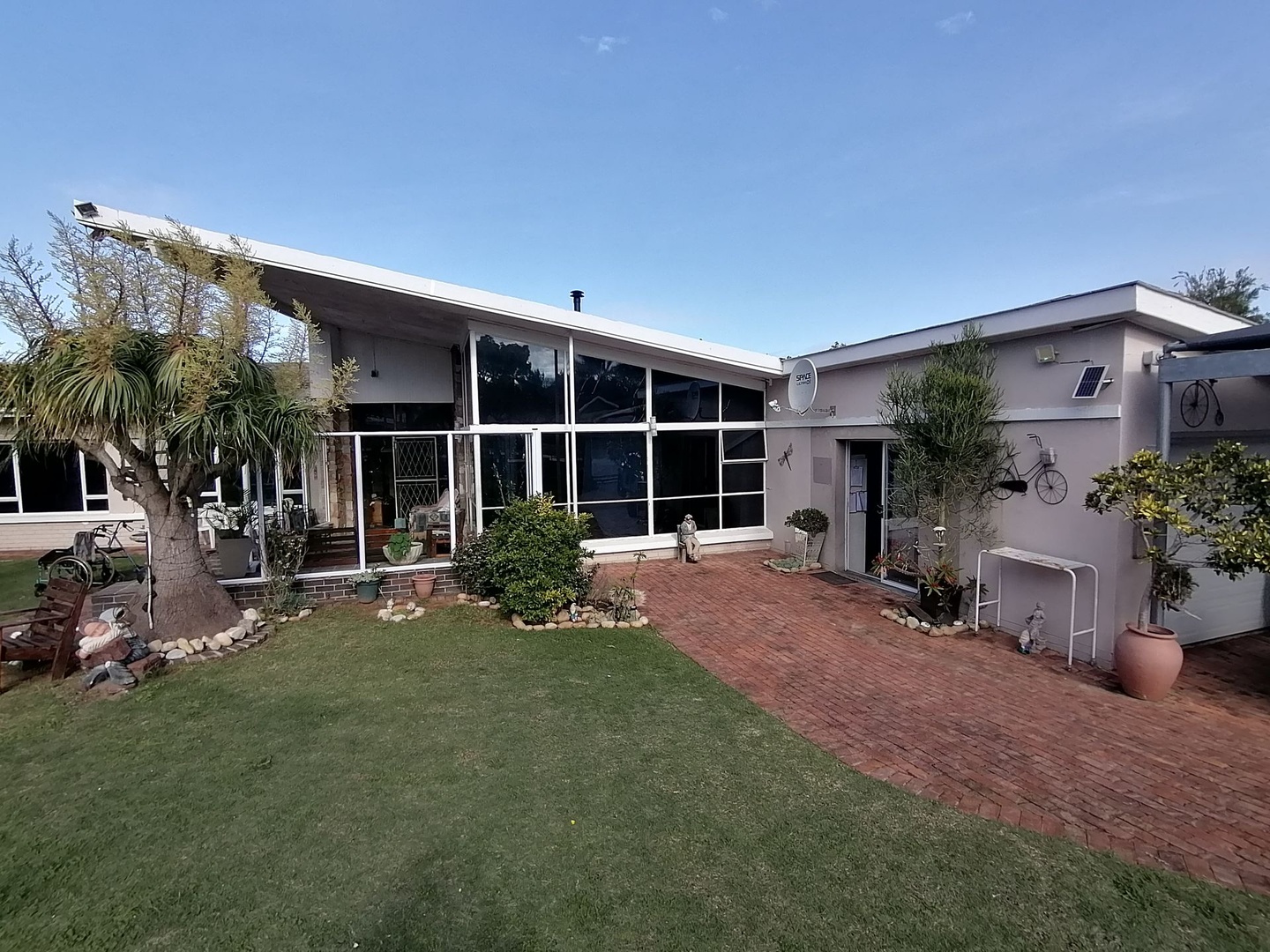 Oldies Golden - Established & Fully Equipped Care Facility