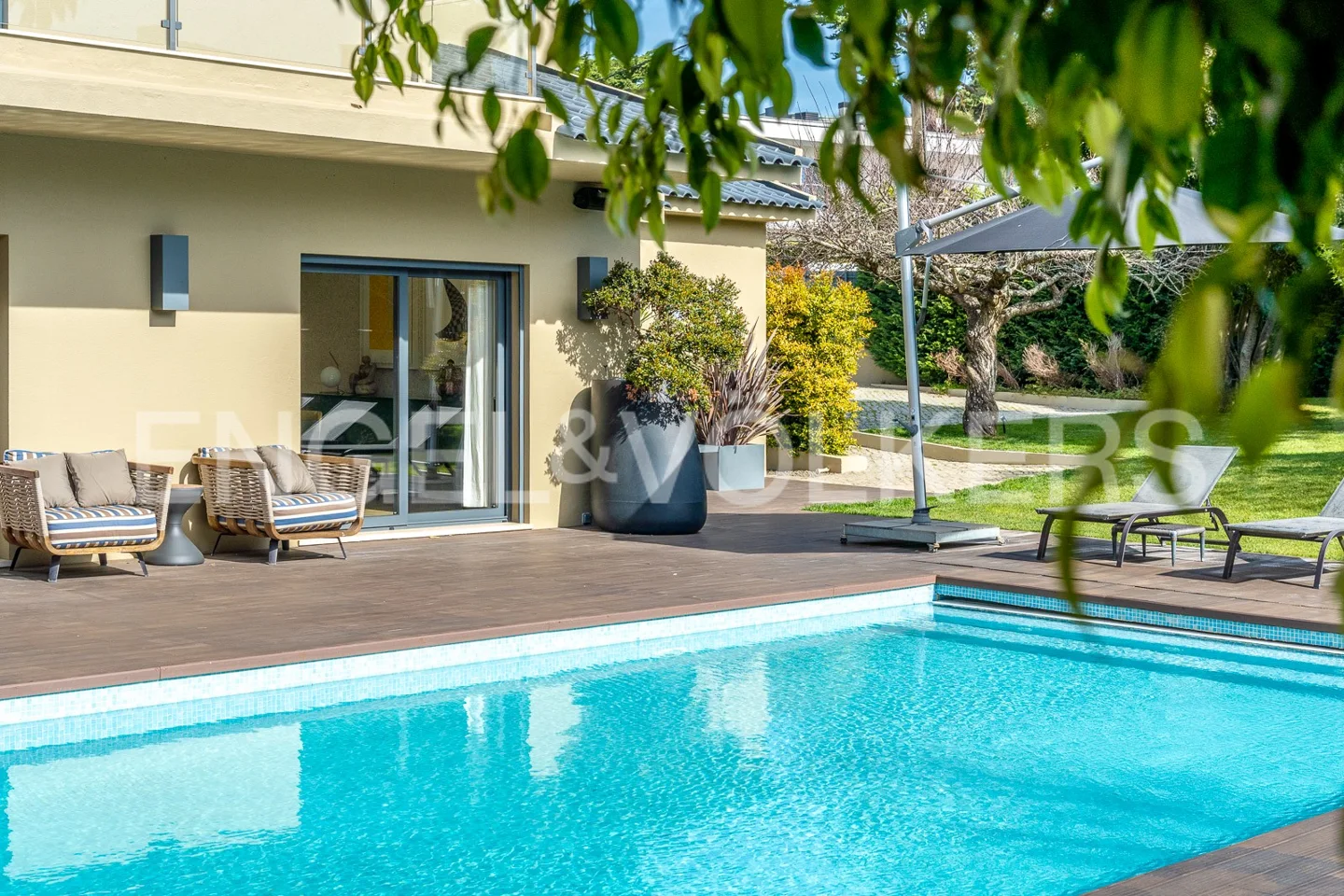 7 Bedroom Villa and 2-Bed Guesthouse | Birre, Cascais