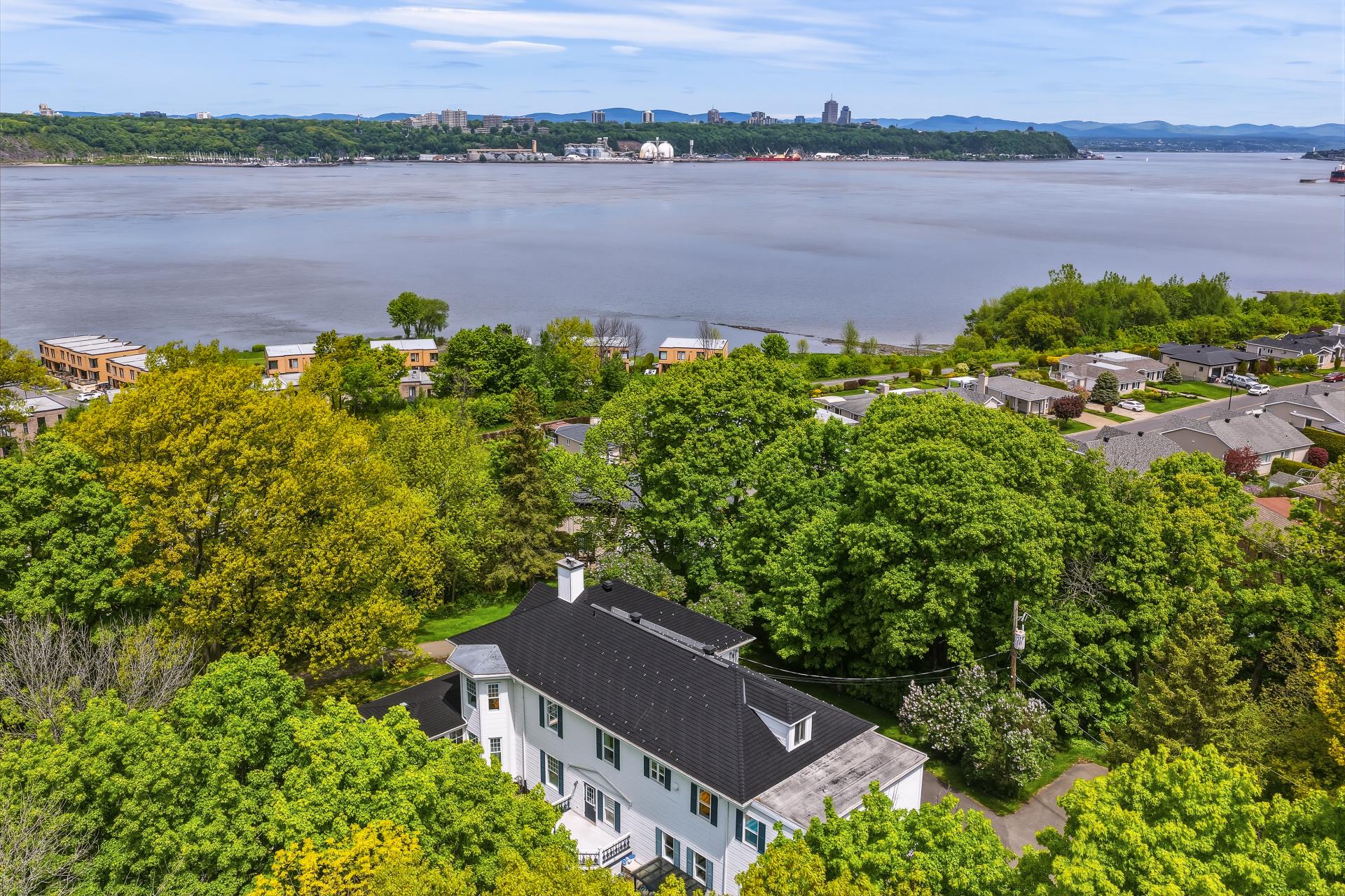 Lévis (Desjardins), Québec