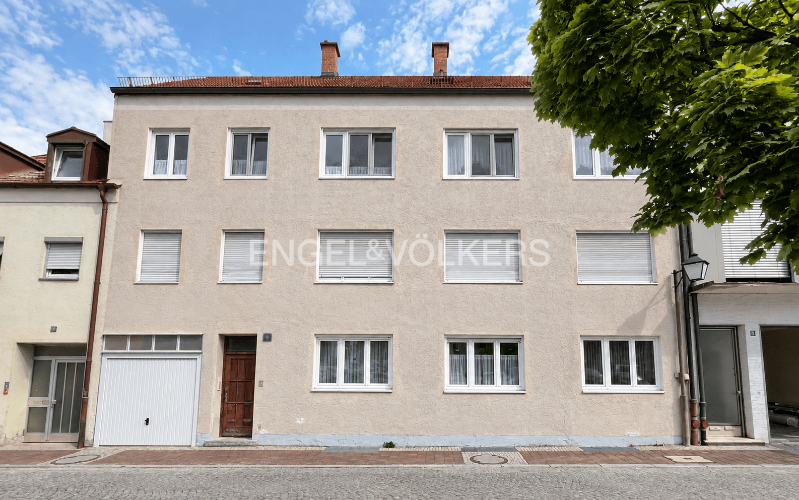 Central Erding: Apartment Building + Building Lot