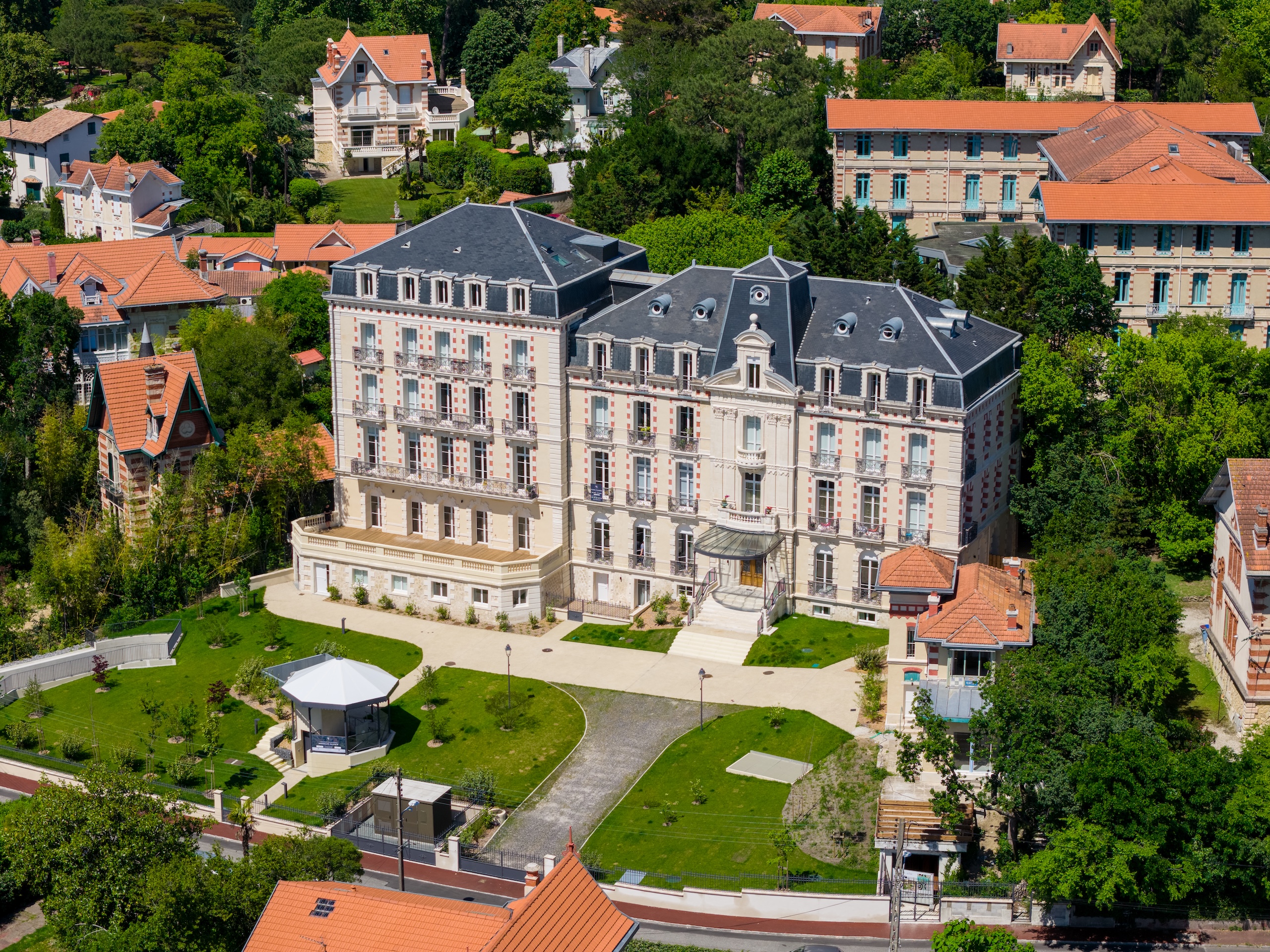 A Belle Époque Landmark with a 90 m² Terrace
