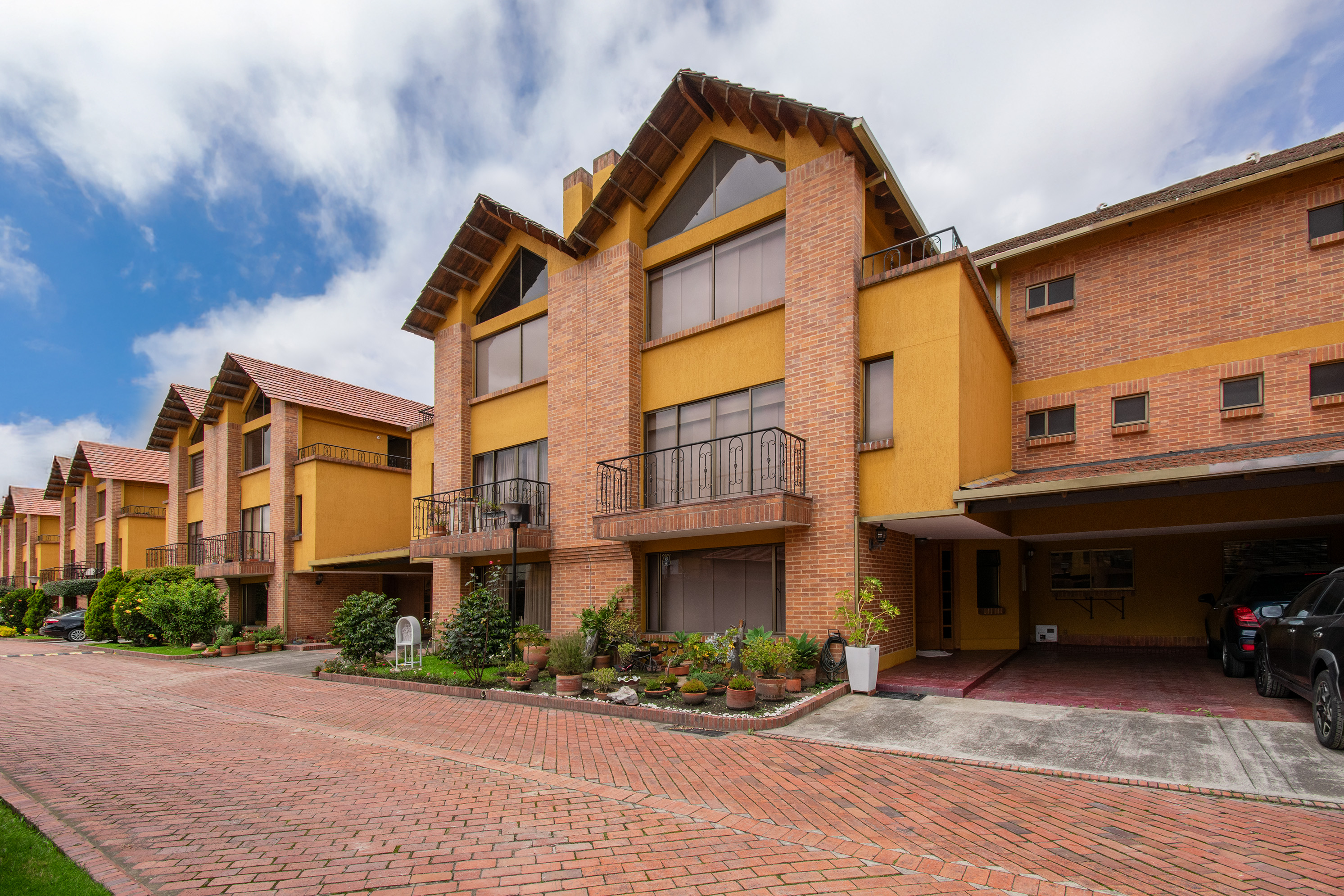 Casa para venta en conjunto cerrado en Chía