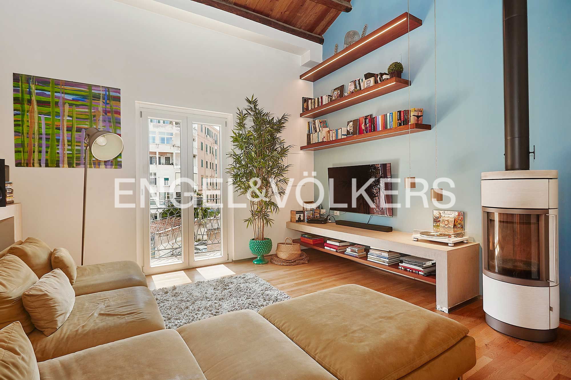 Exclusive design flat in the centre