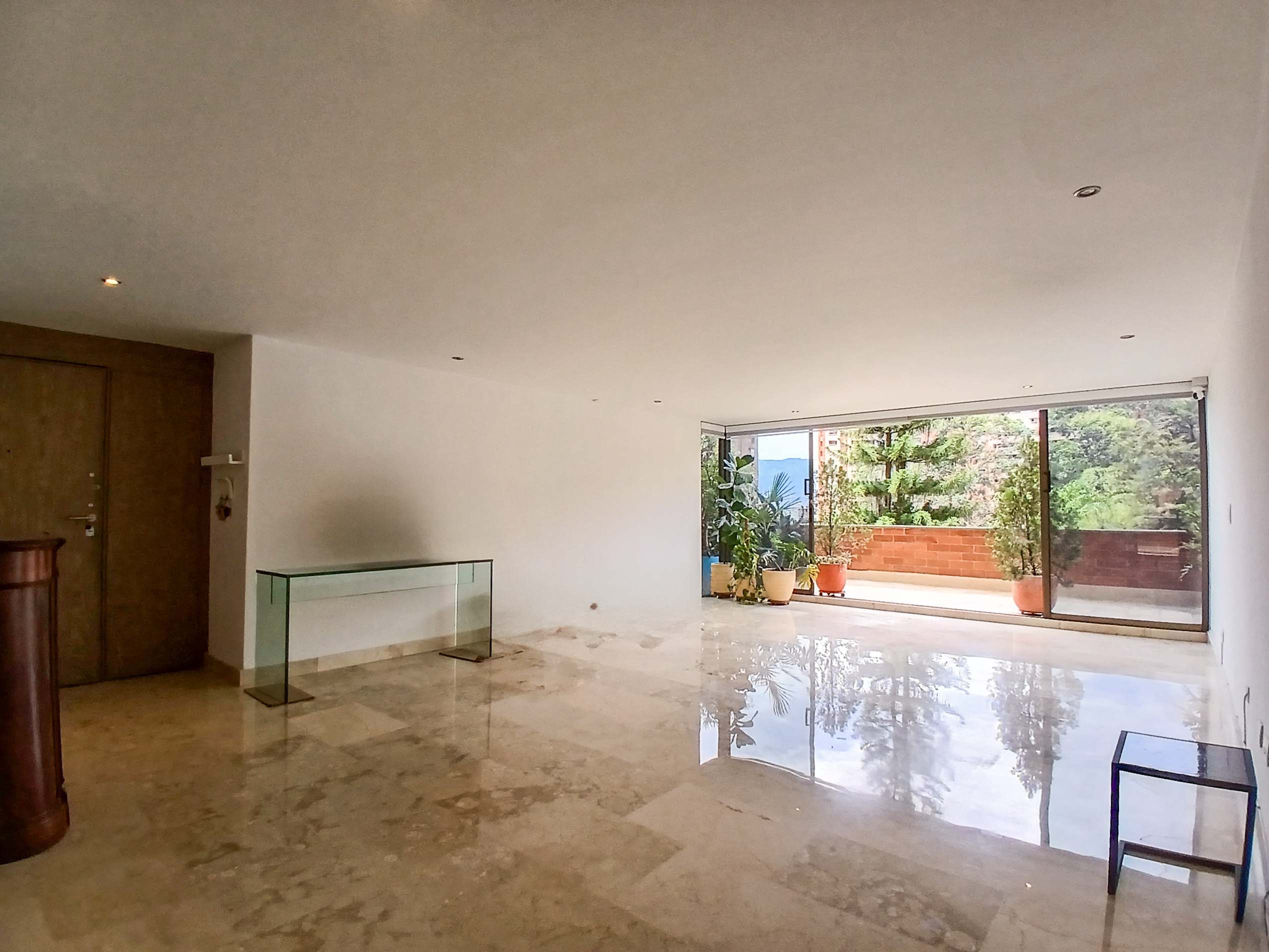 Apartamento con terrazas para arriendo en El Tesoro, El Poblado