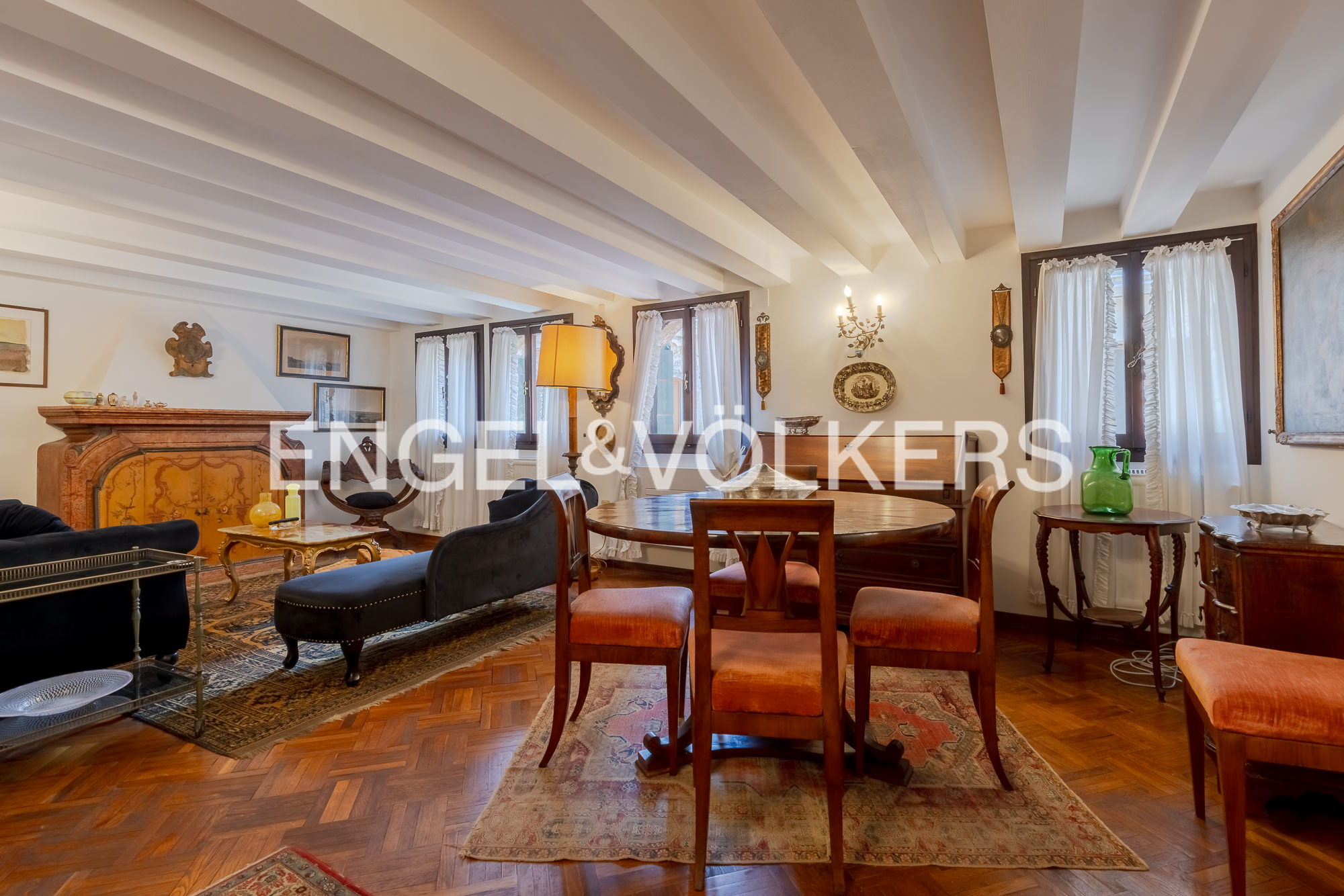 Venetian elegance in Santo Stefano