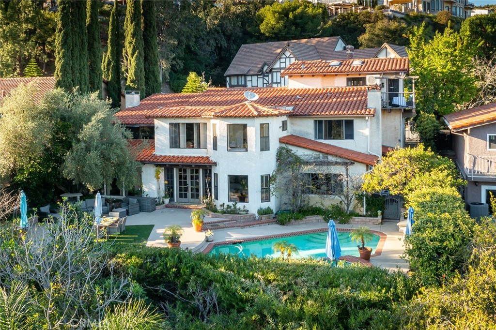 Endless views and refined living