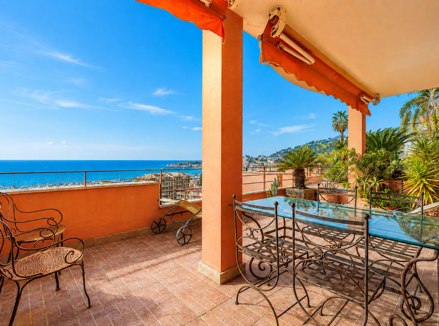 Exclusivity - Apartment with terrace and panoramic sea view