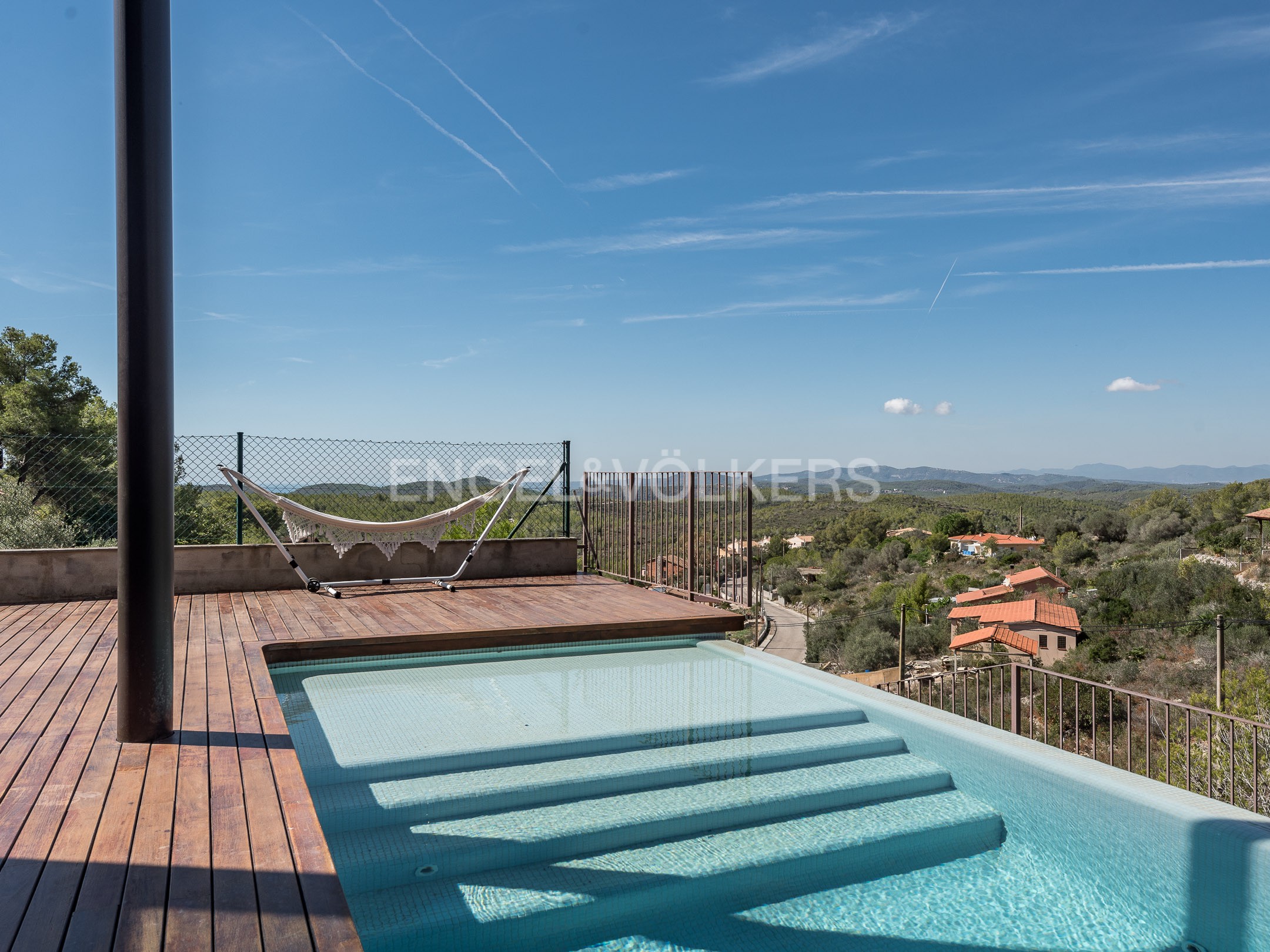 Unique design house with spectacular views