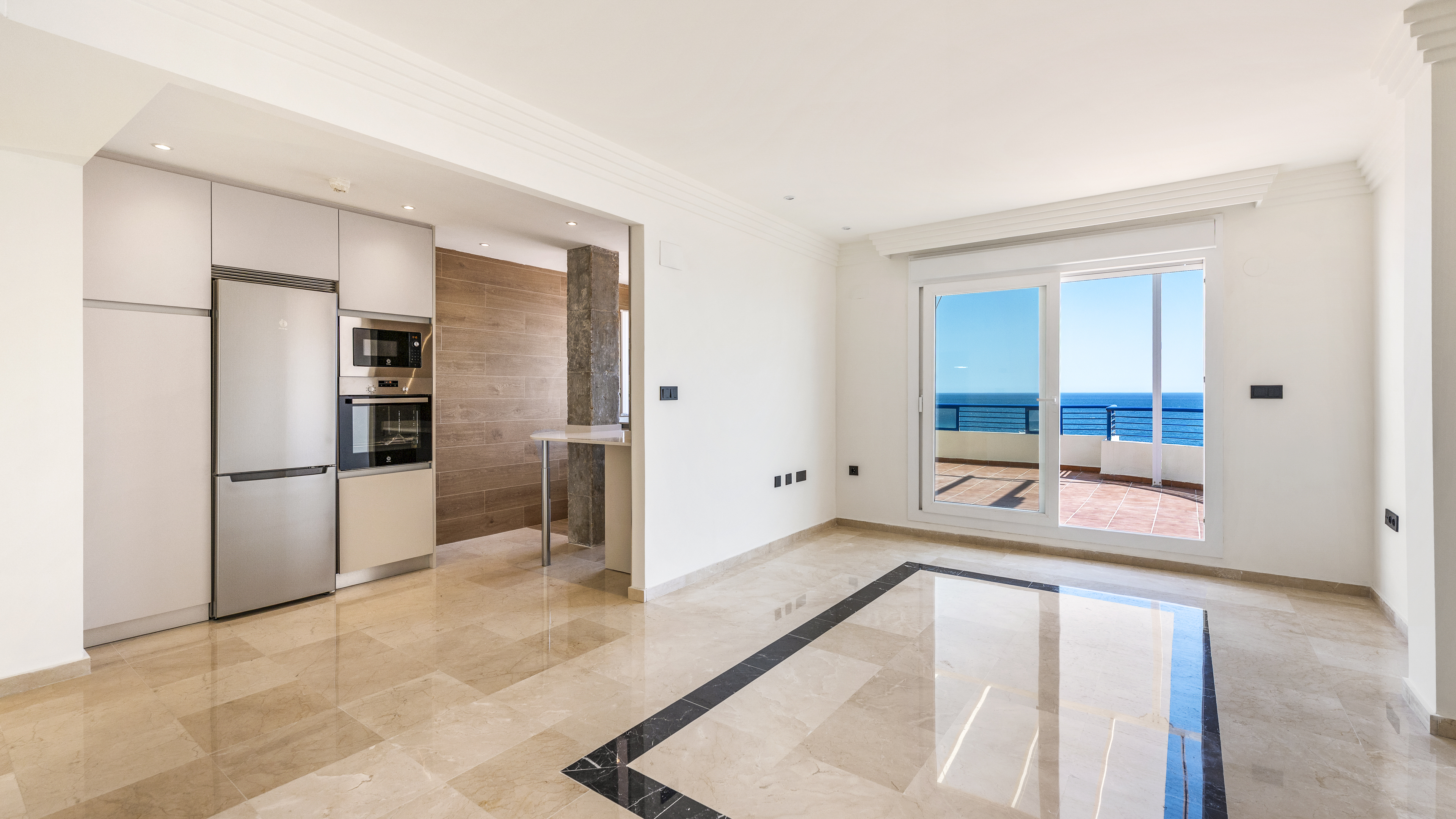 Unfurnished Sea View Apartment on Marbella’s Beachfront